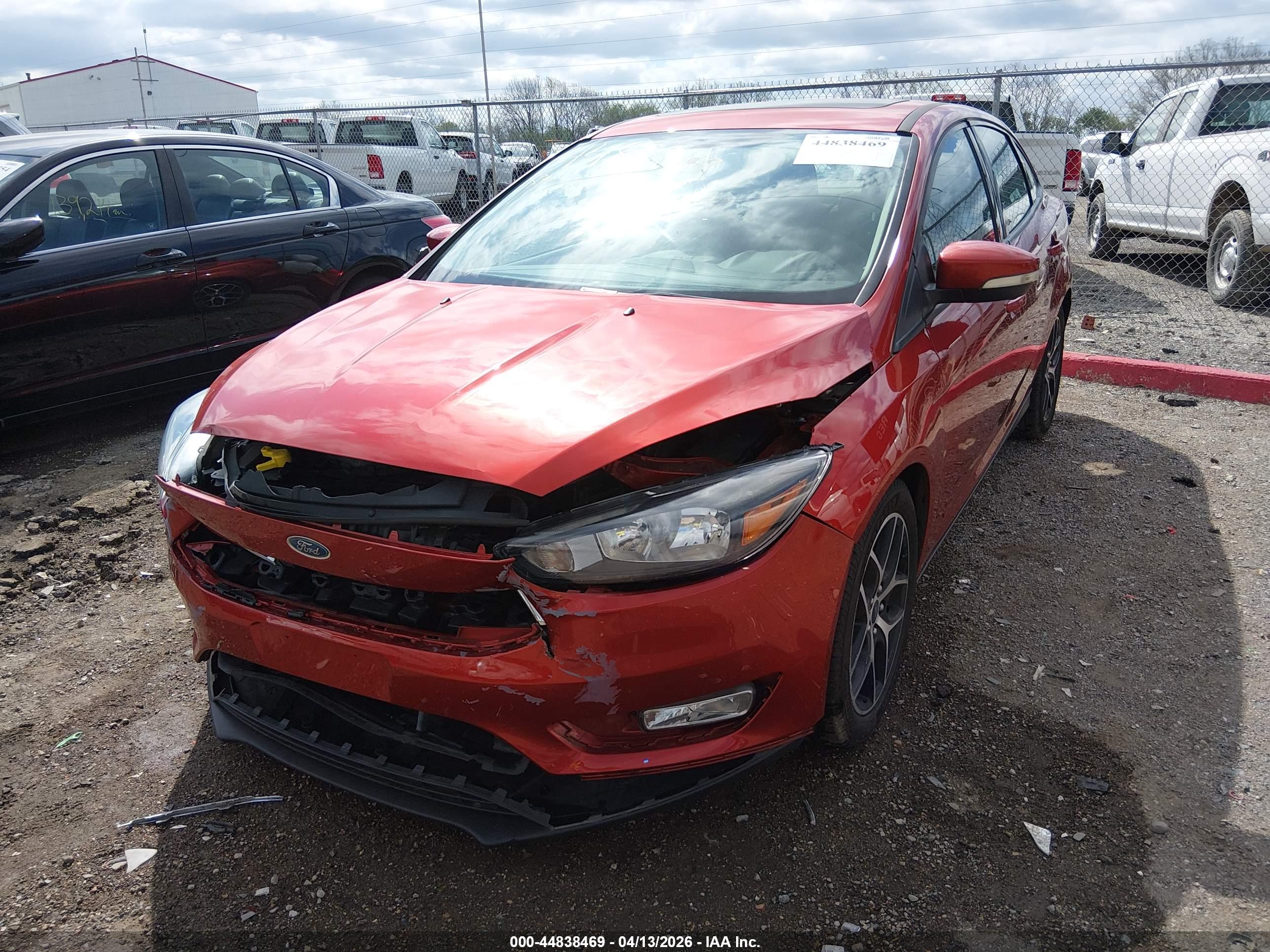 FORD FOCUS image 2
