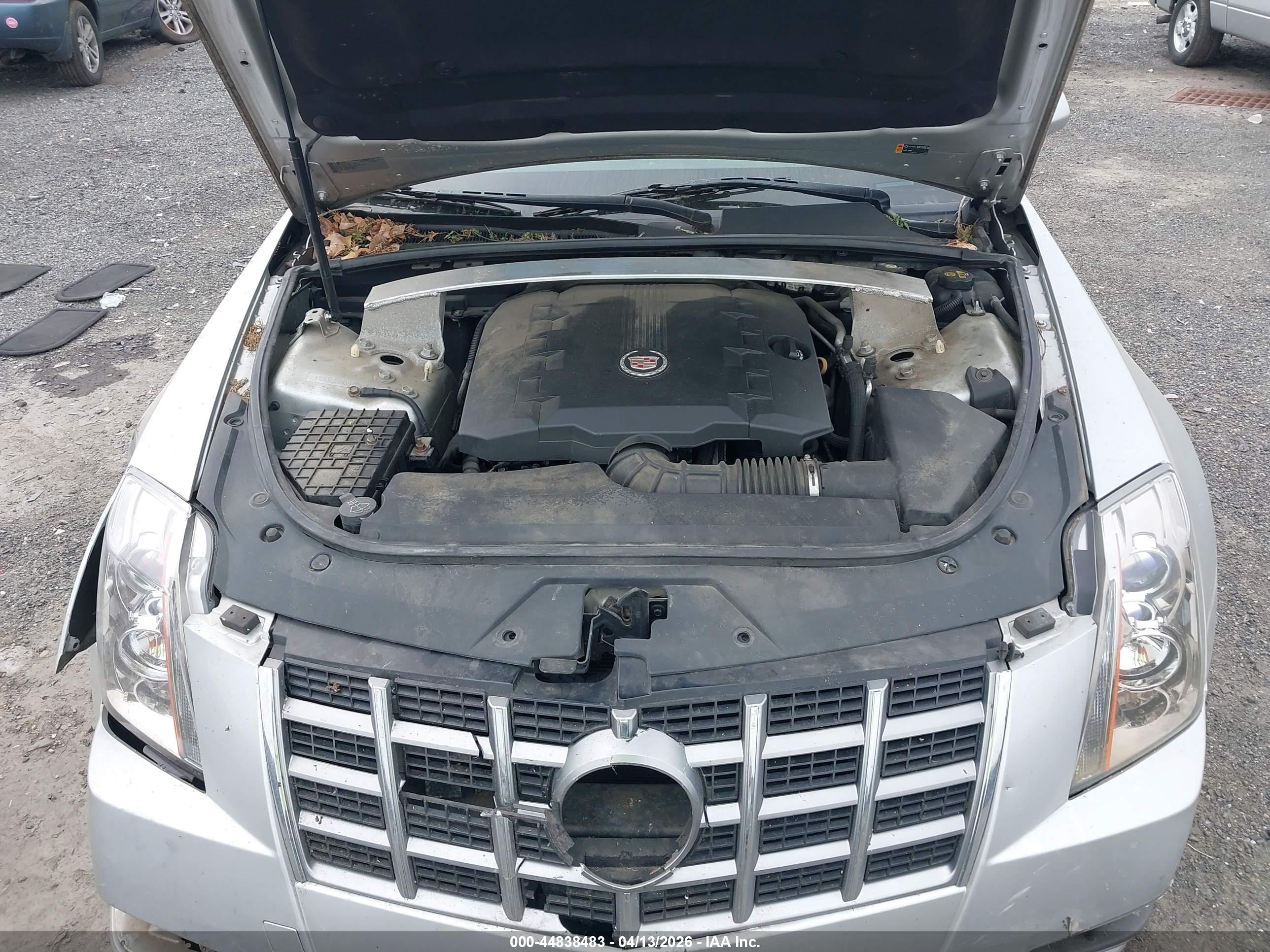 CADILLAC CTS image 10