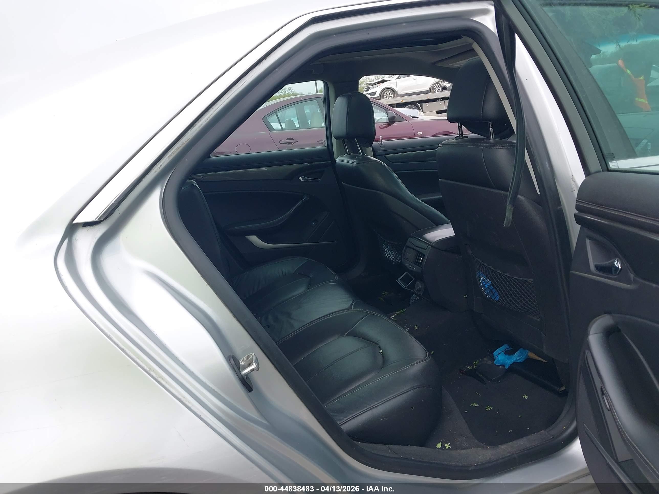 CADILLAC CTS image 8