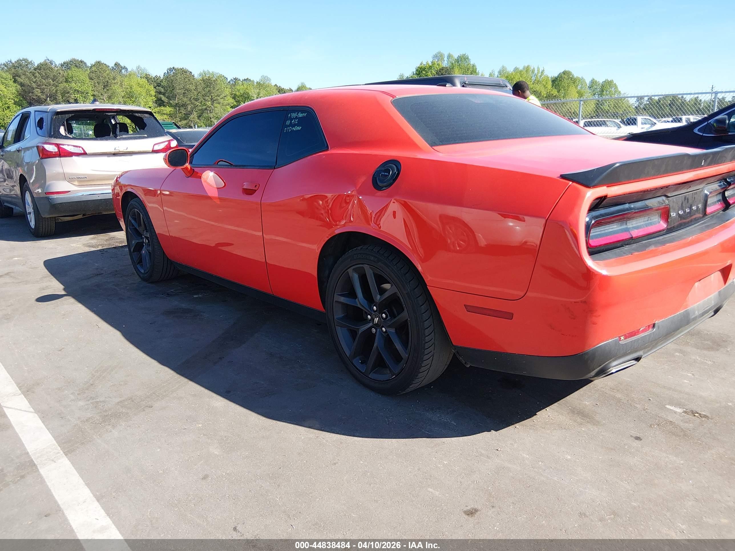 DODGE CHALLENGER image 3