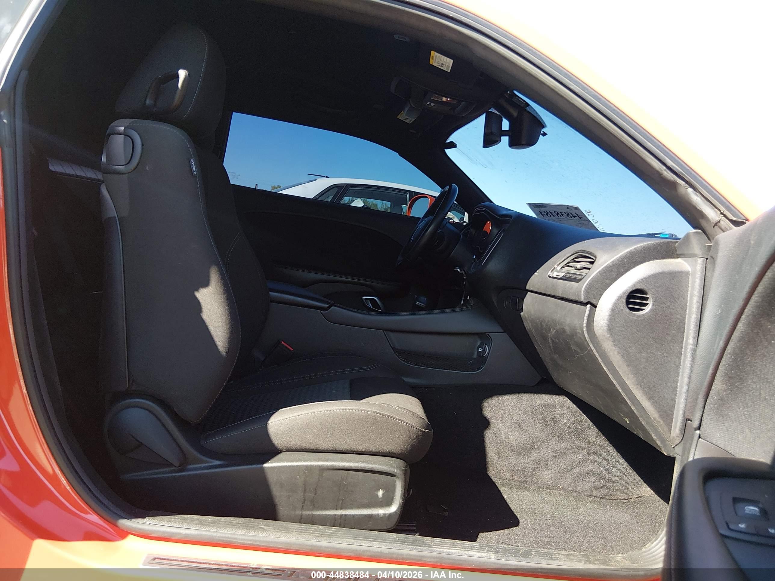 DODGE CHALLENGER image 5