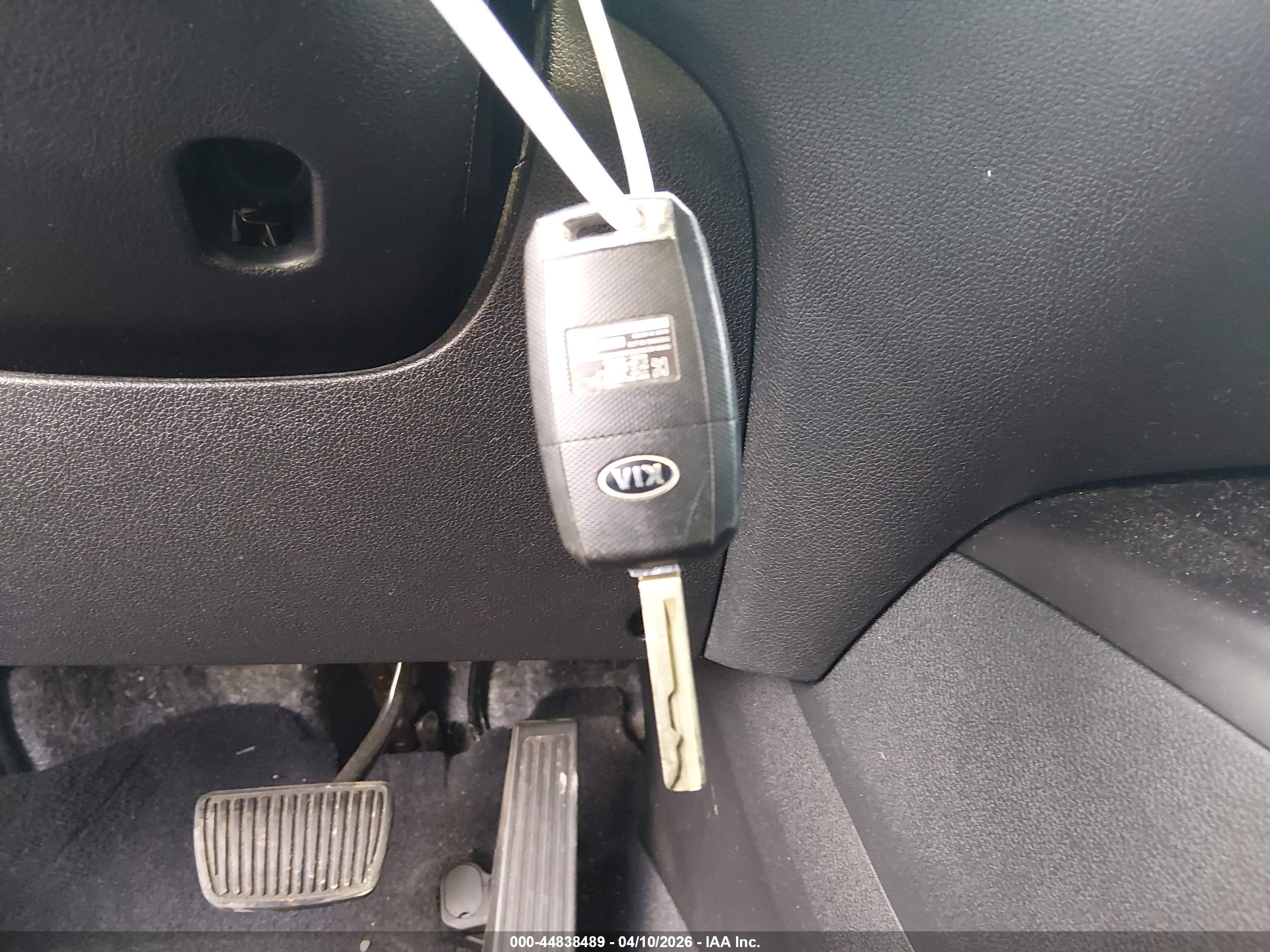 KIA SORENTO image 11