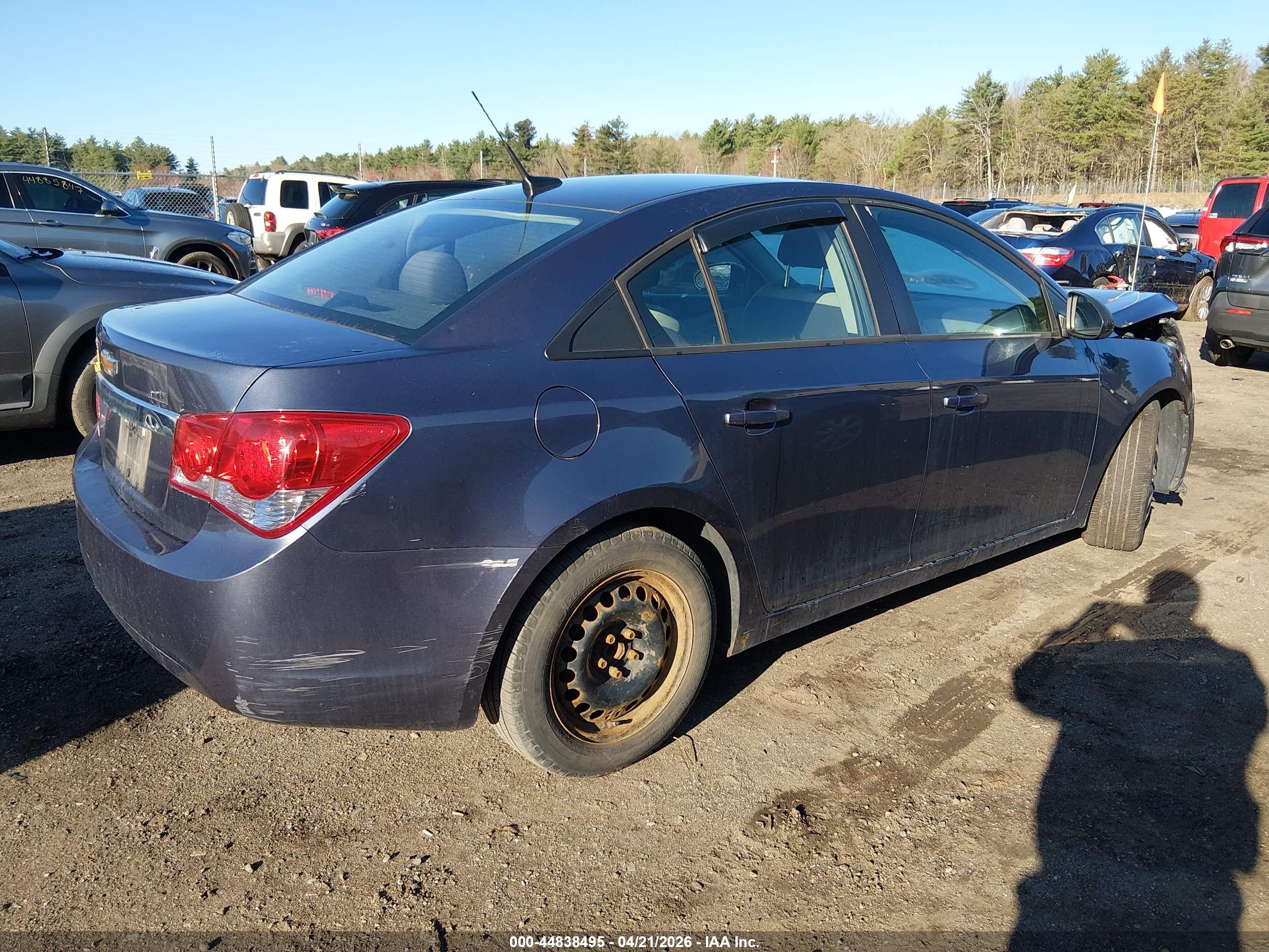 CHEVROLET CRUZE image 4