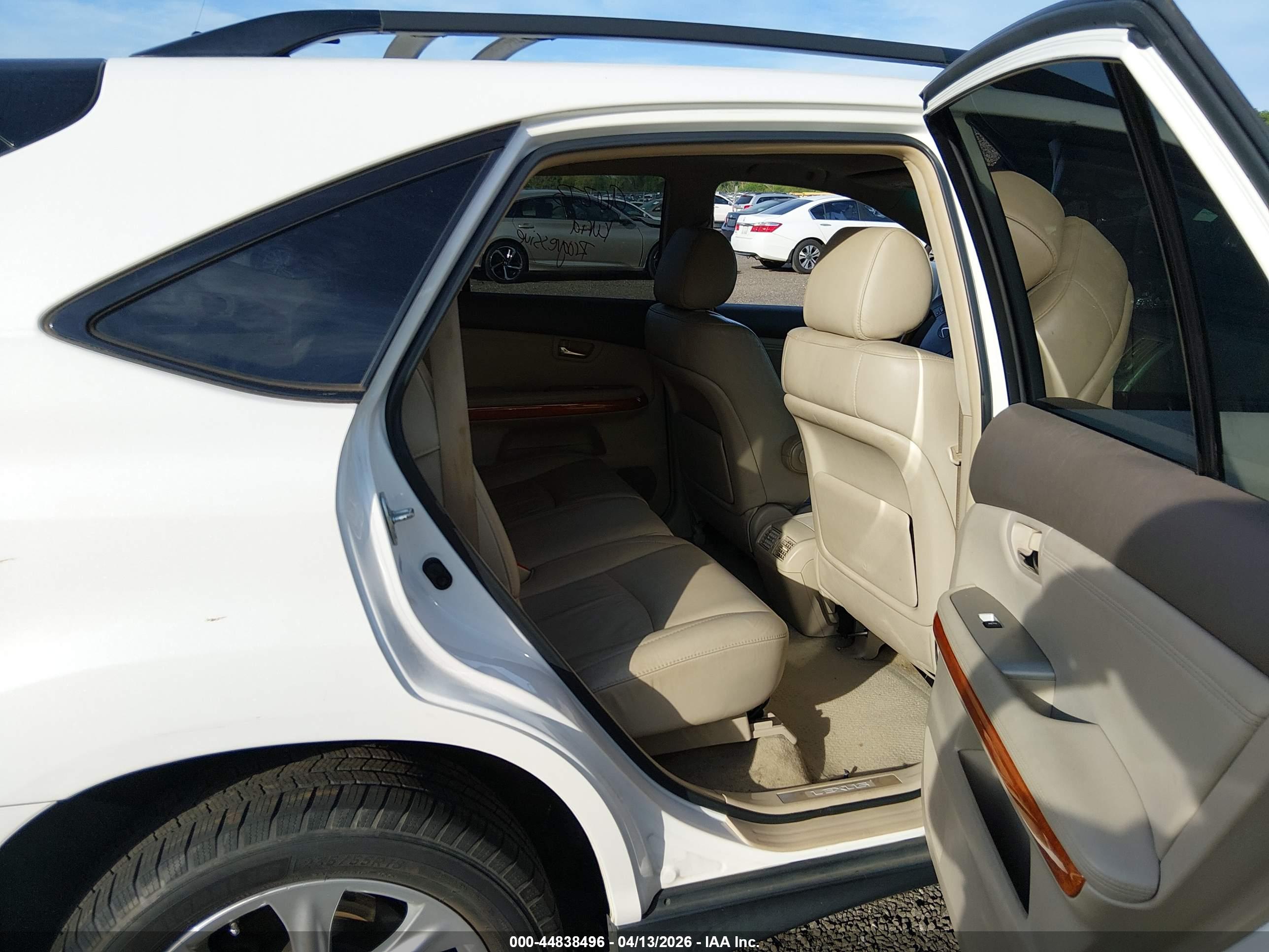 LEXUS RX image 8