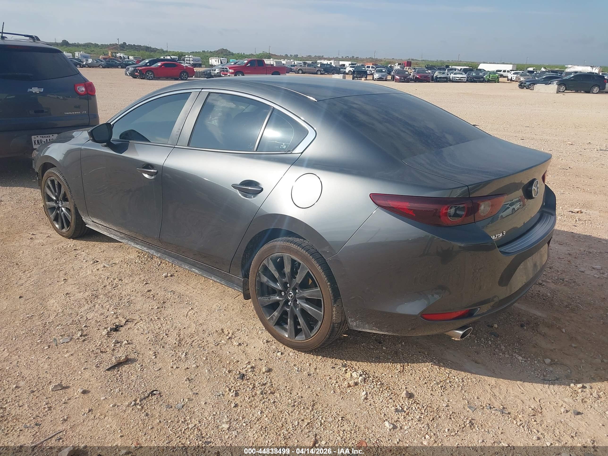 MAZDA MAZDA3 image 3