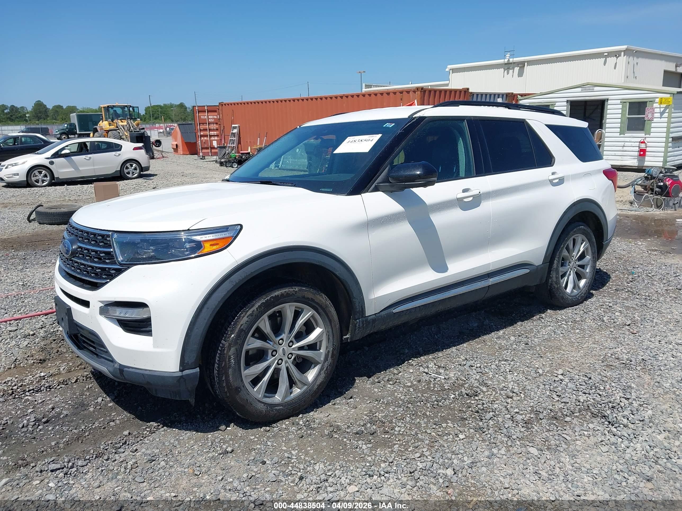 FORD EXPLORER image 2