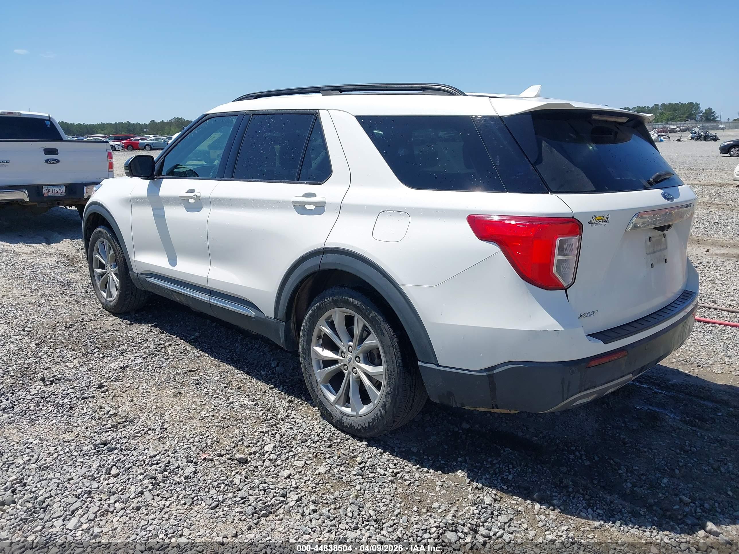 FORD EXPLORER image 3
