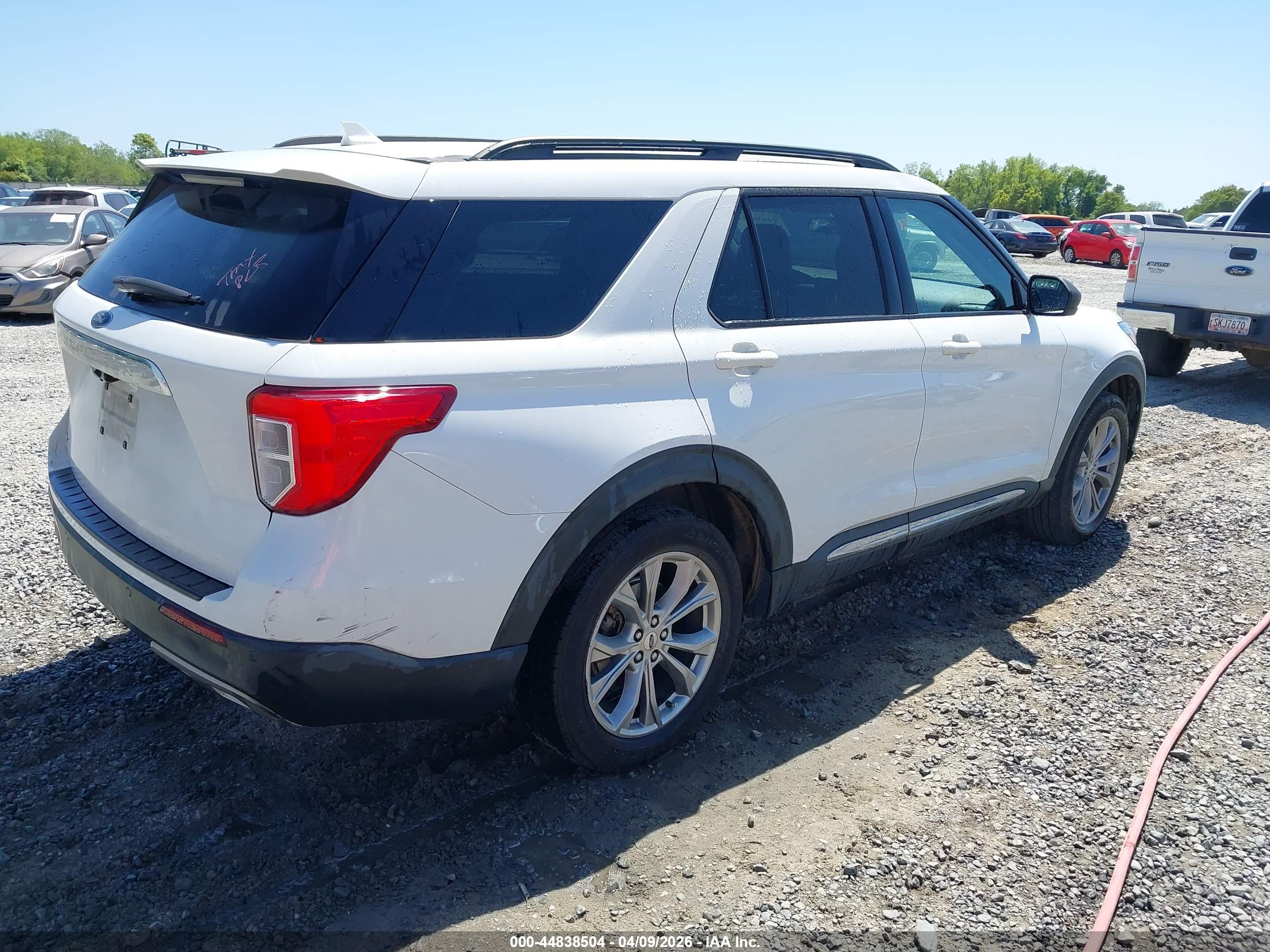 FORD EXPLORER image 4