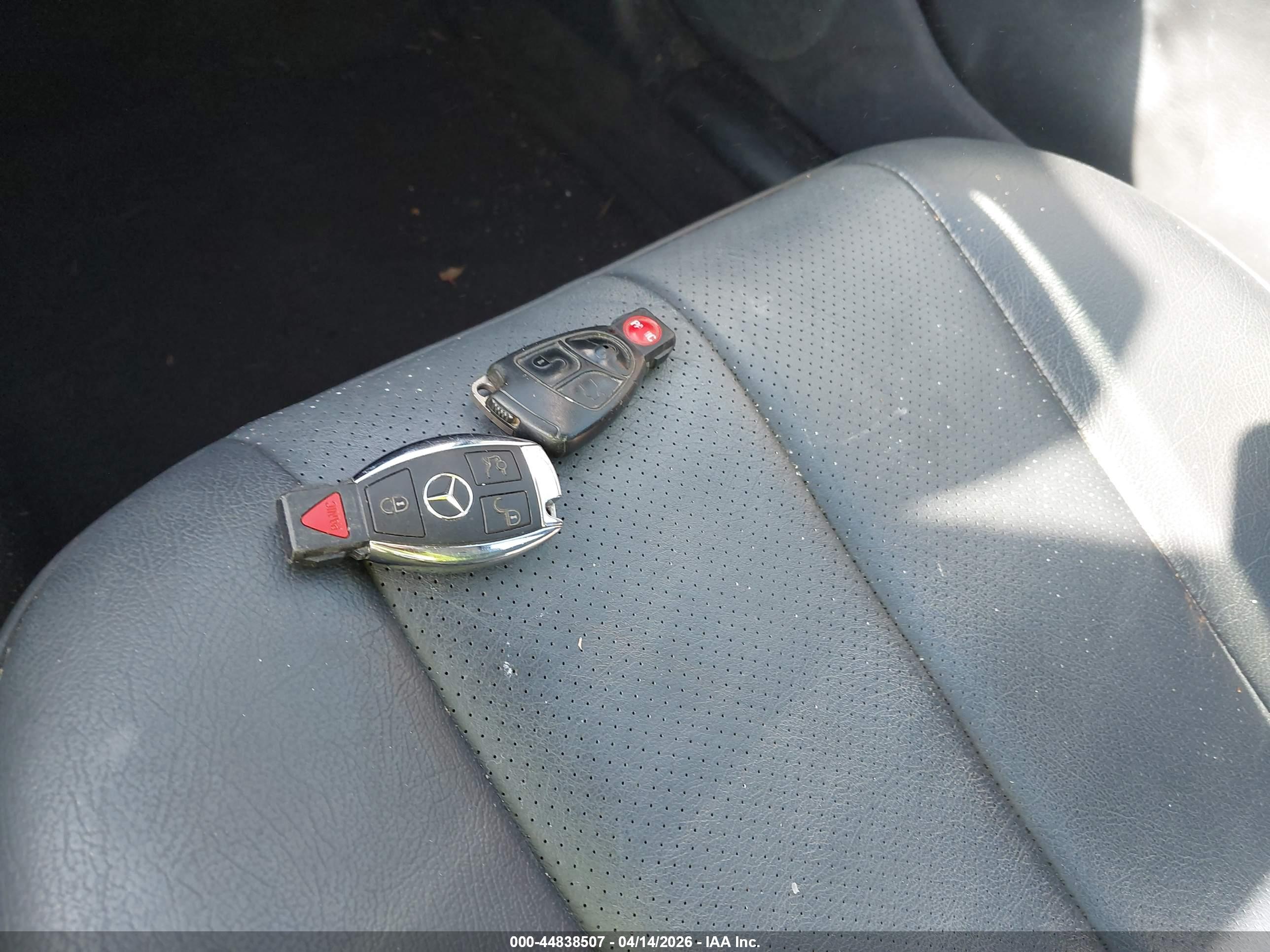 MERCEDES-BENZ E image 11