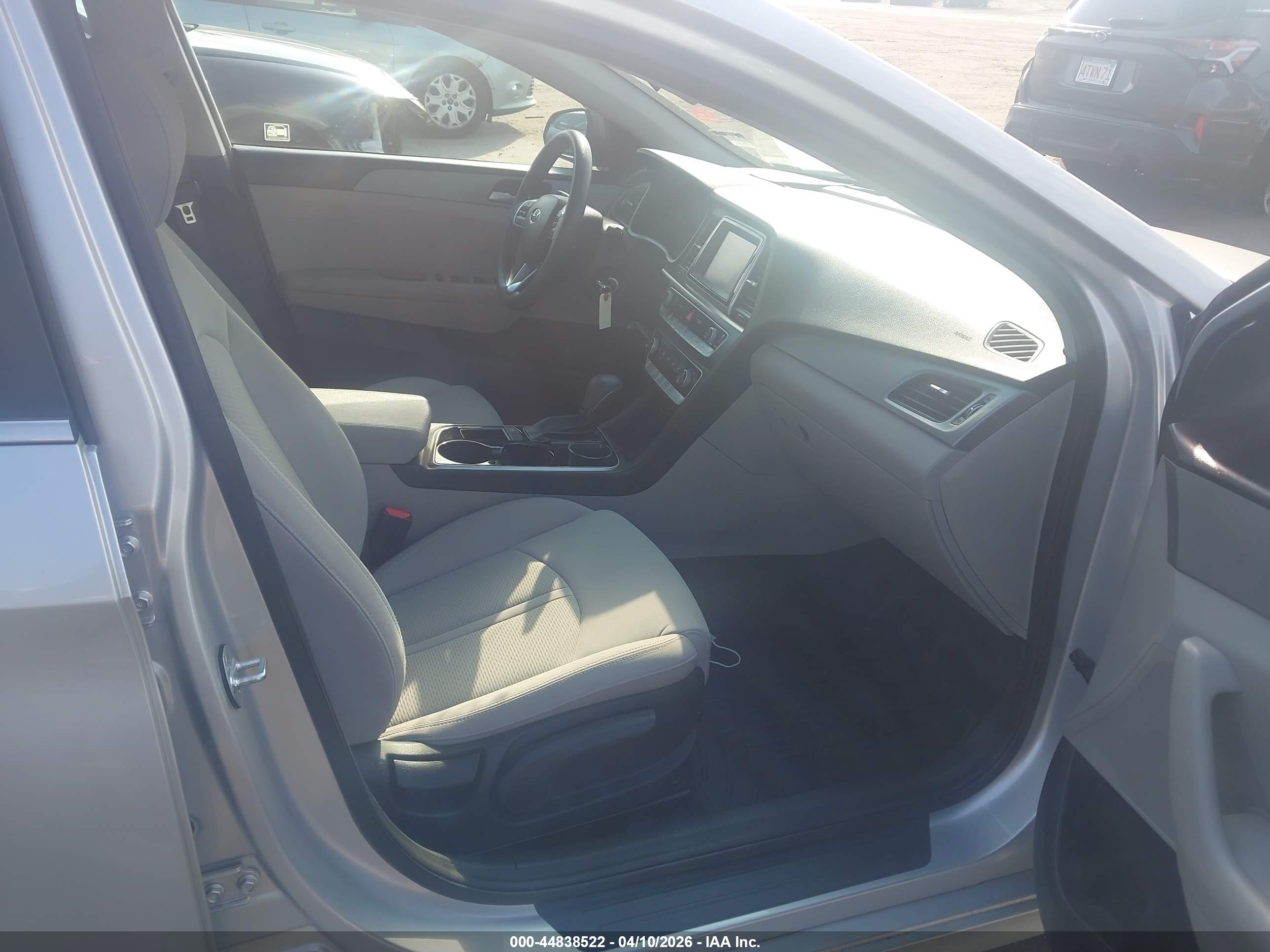HYUNDAI SONATA image 5