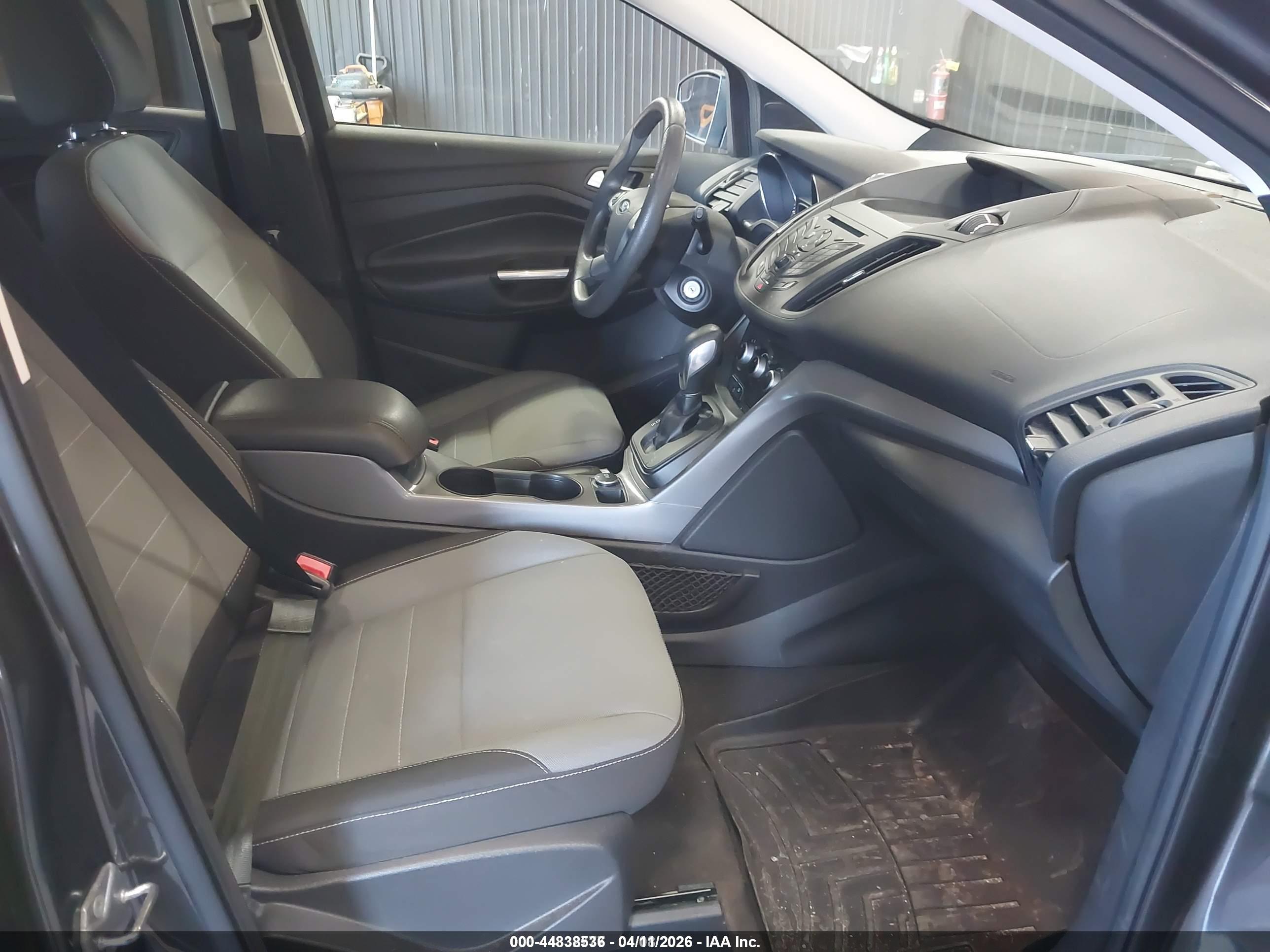 FORD ESCAPE image 5