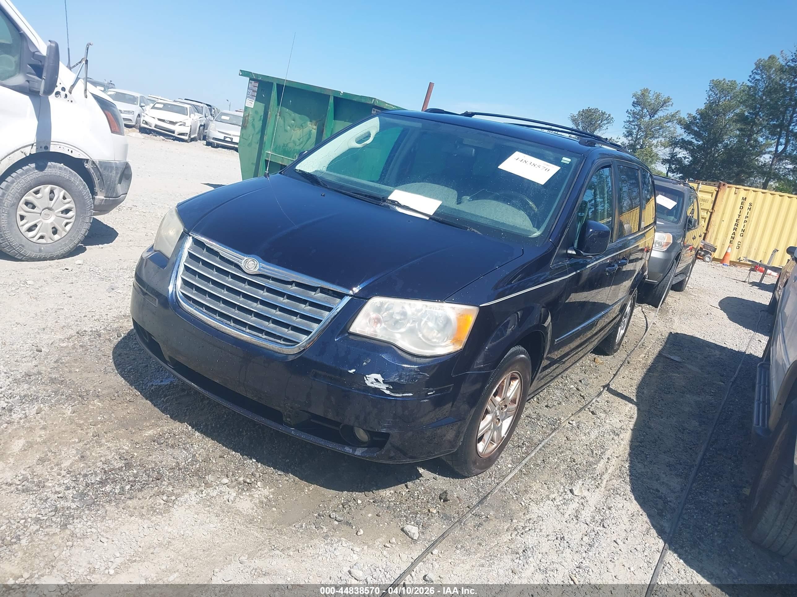 CHRYSLER TOWN image 2
