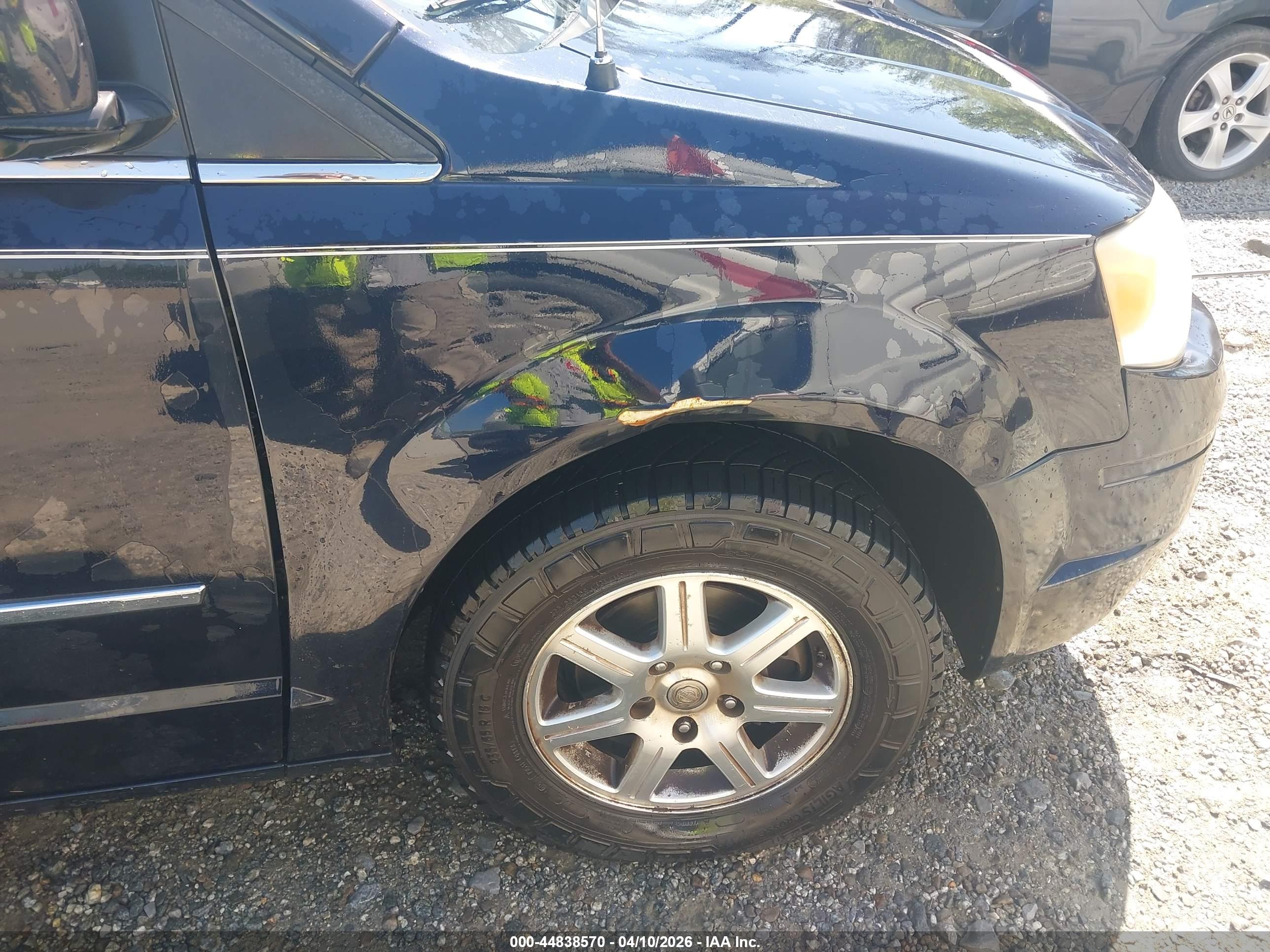 CHRYSLER TOWN image 6
