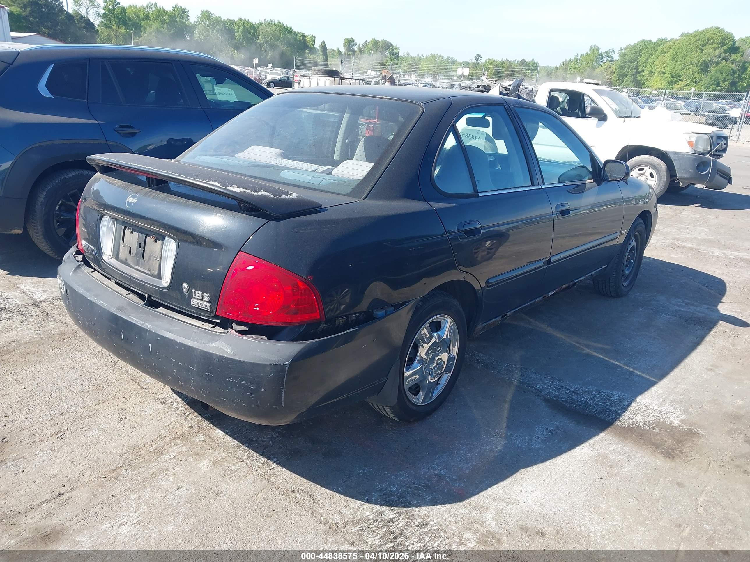 NISSAN SENTRA image 4