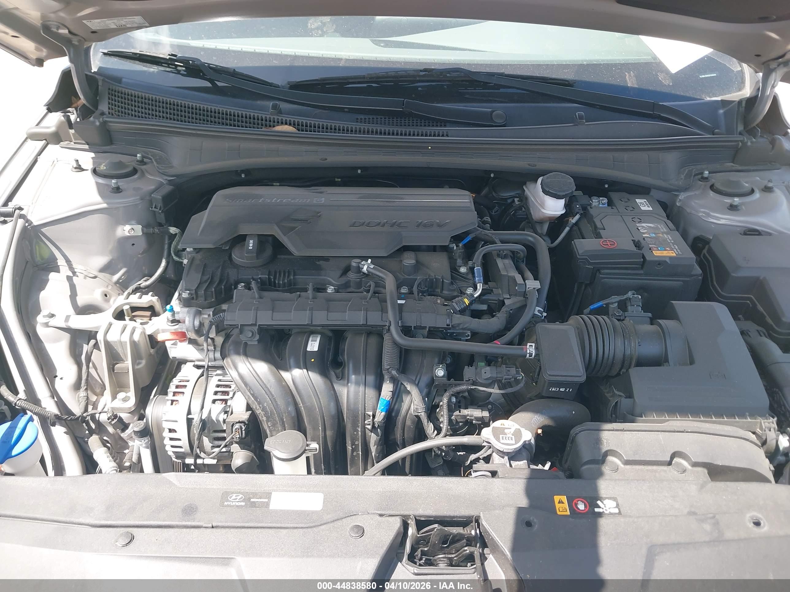 HYUNDAI ELANTRA image 10
