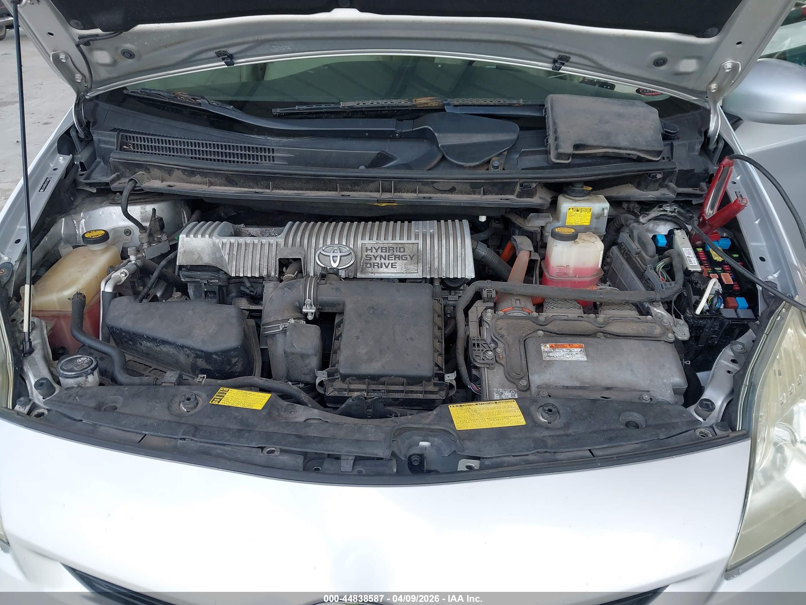 TOYOTA PRIUS image 10