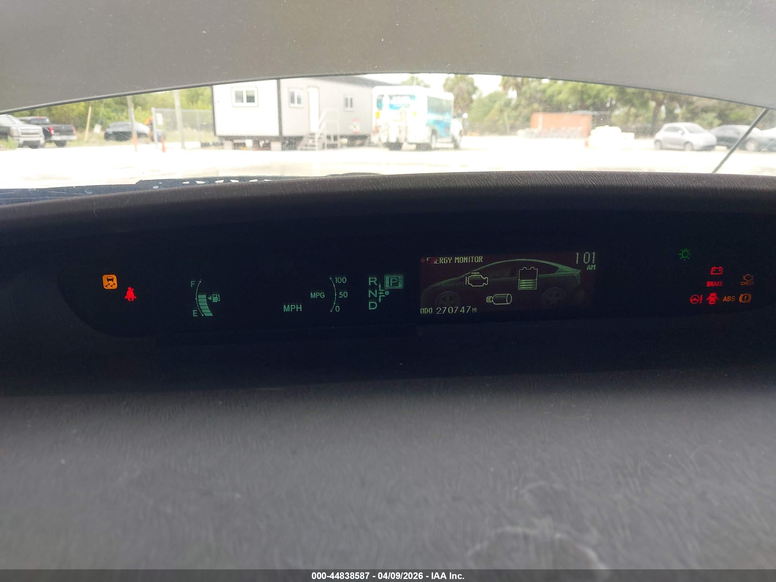 TOYOTA PRIUS image 7