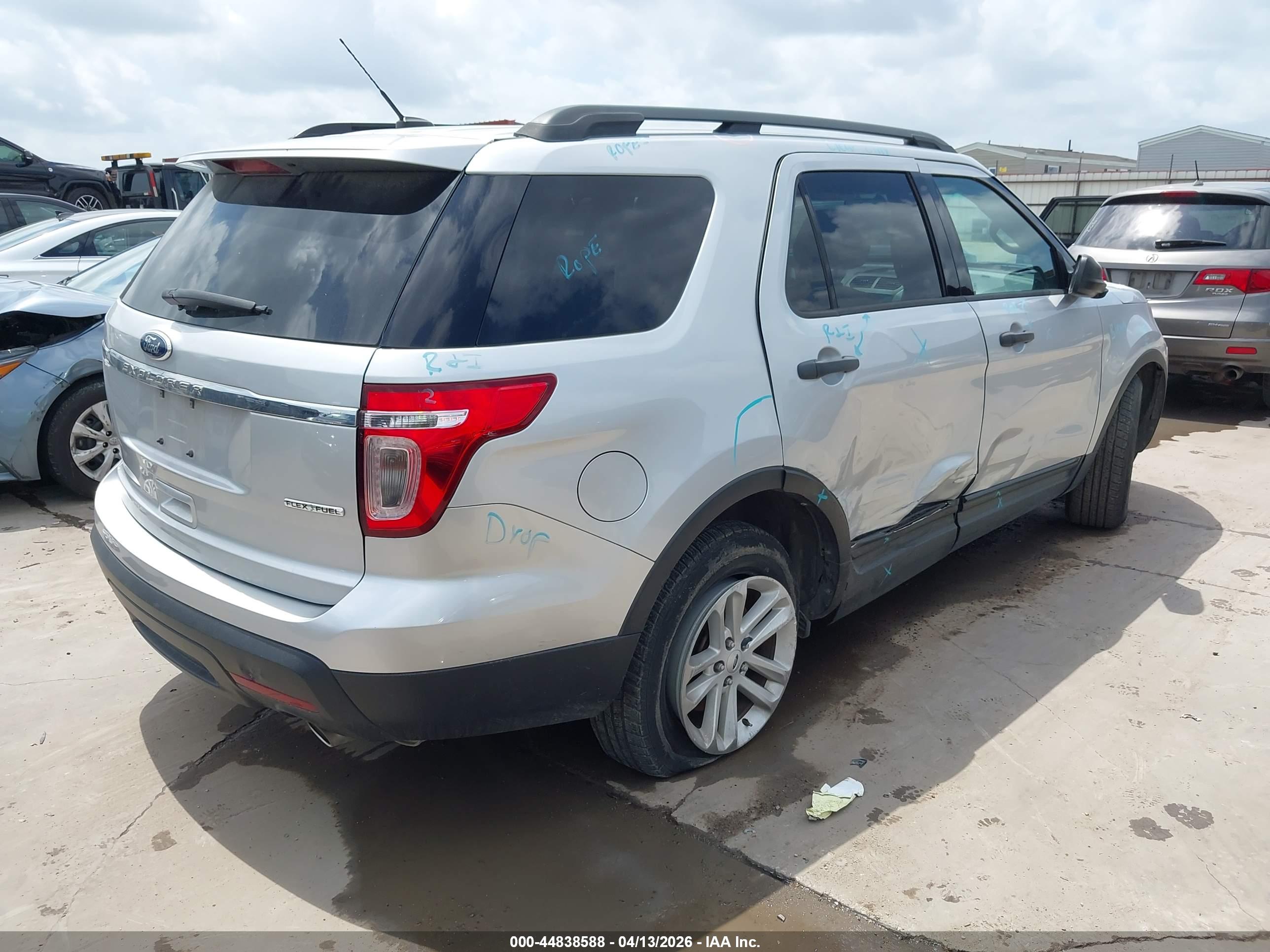 FORD EXPLORER image 4