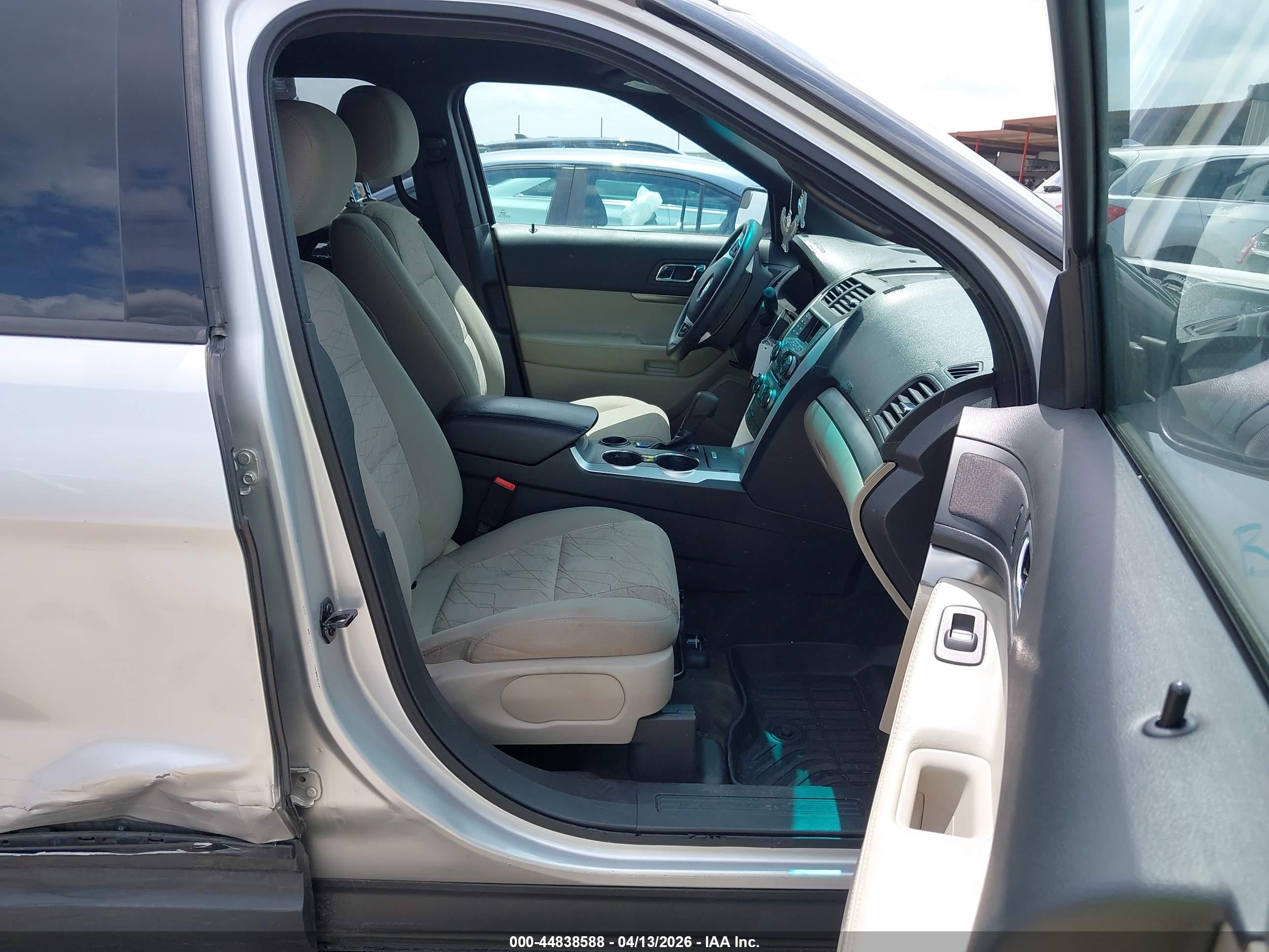 FORD EXPLORER image 5