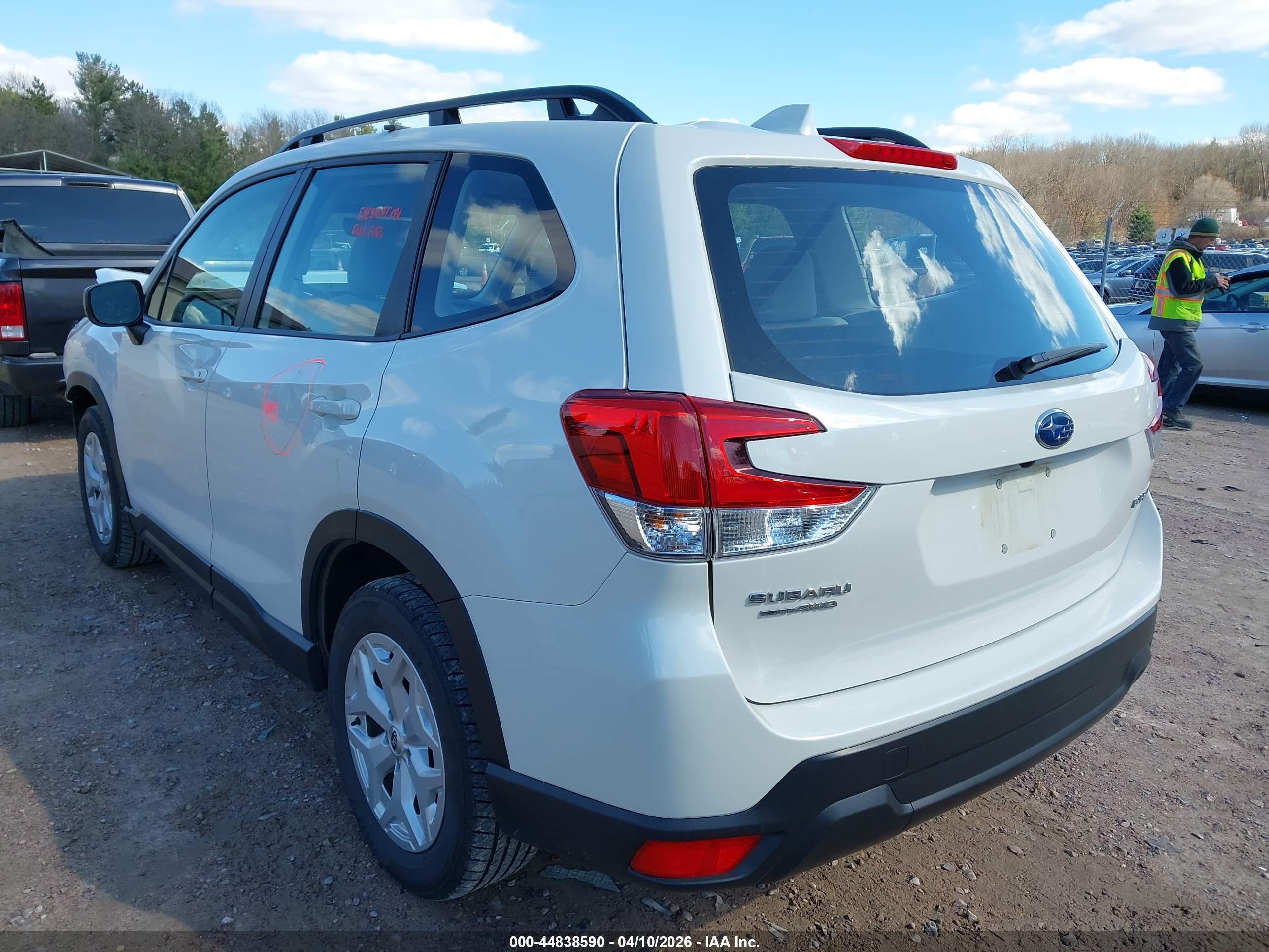 SUBARU FORESTER image 3