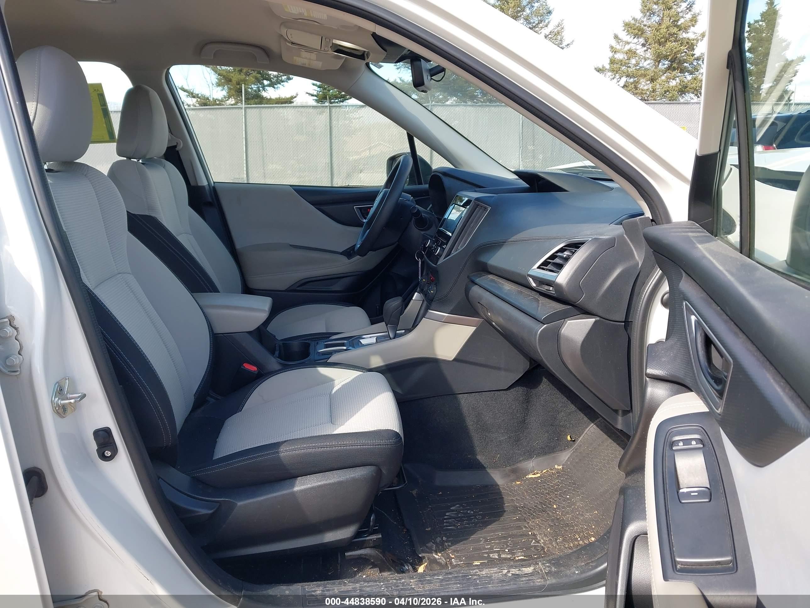 SUBARU FORESTER image 5