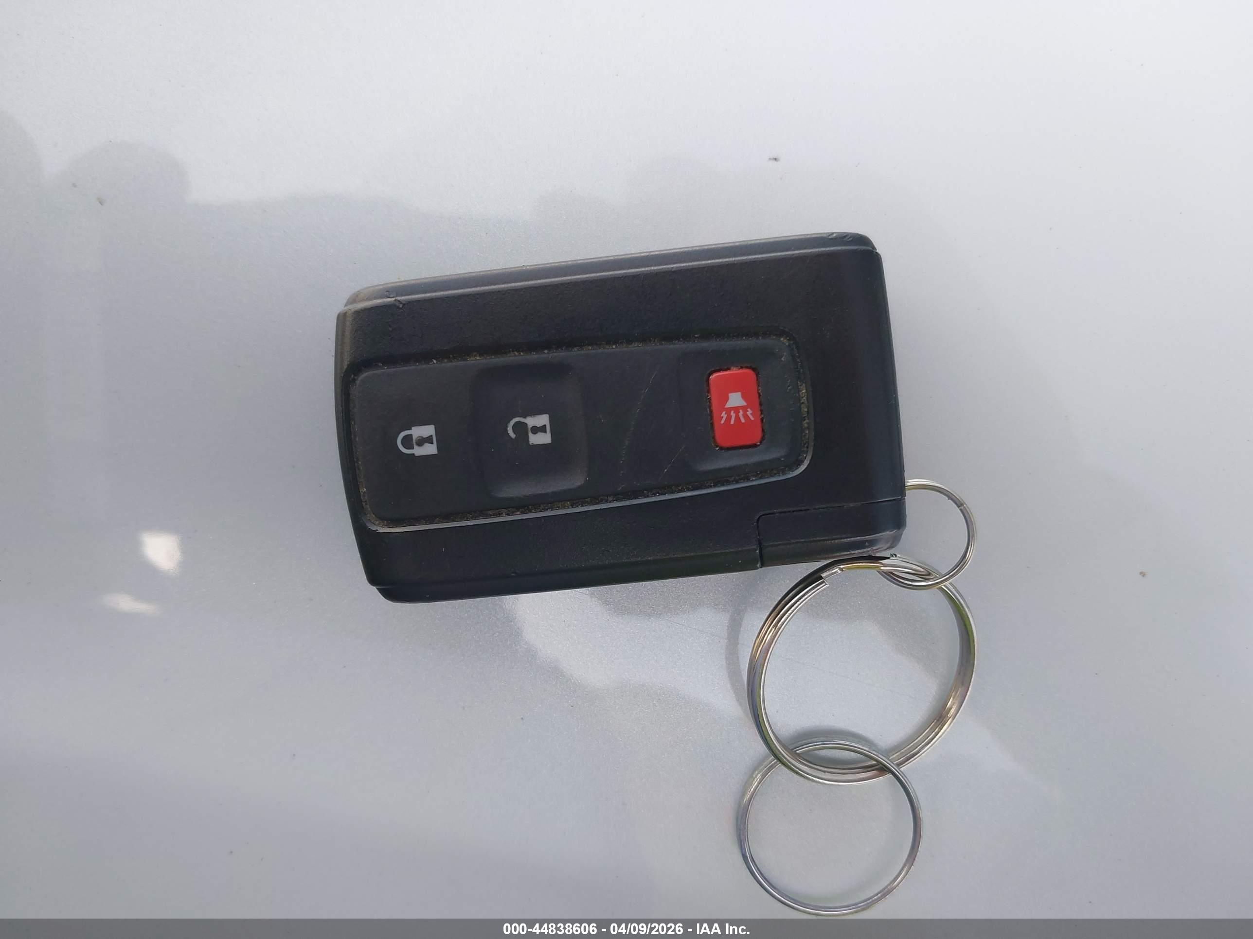 TOYOTA PRIUS image 11