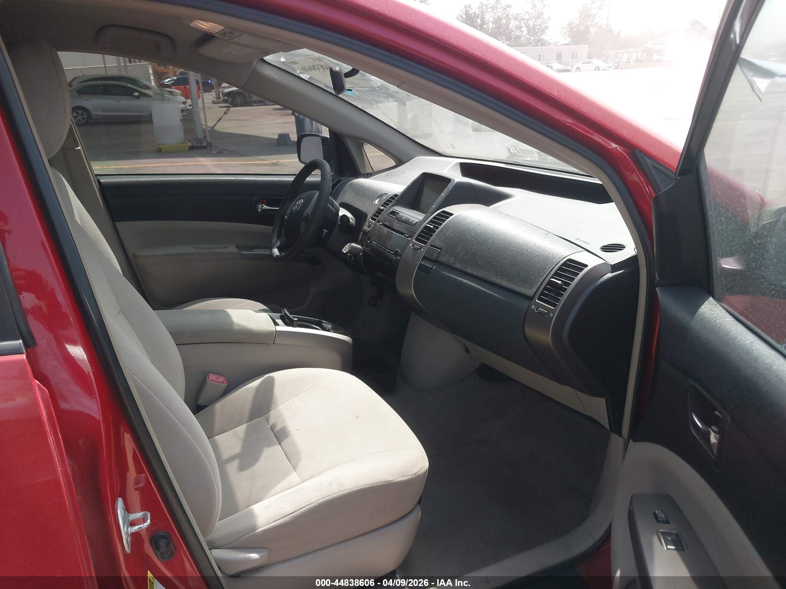 TOYOTA PRIUS image 5