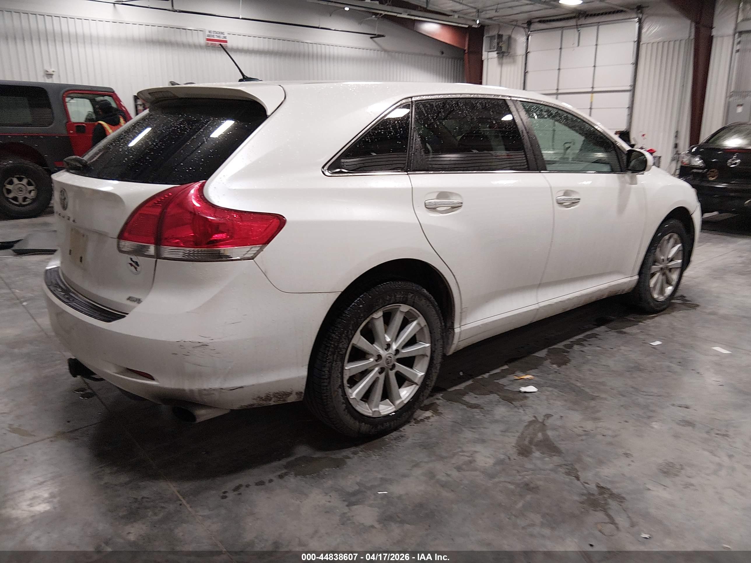 TOYOTA VENZA image 4
