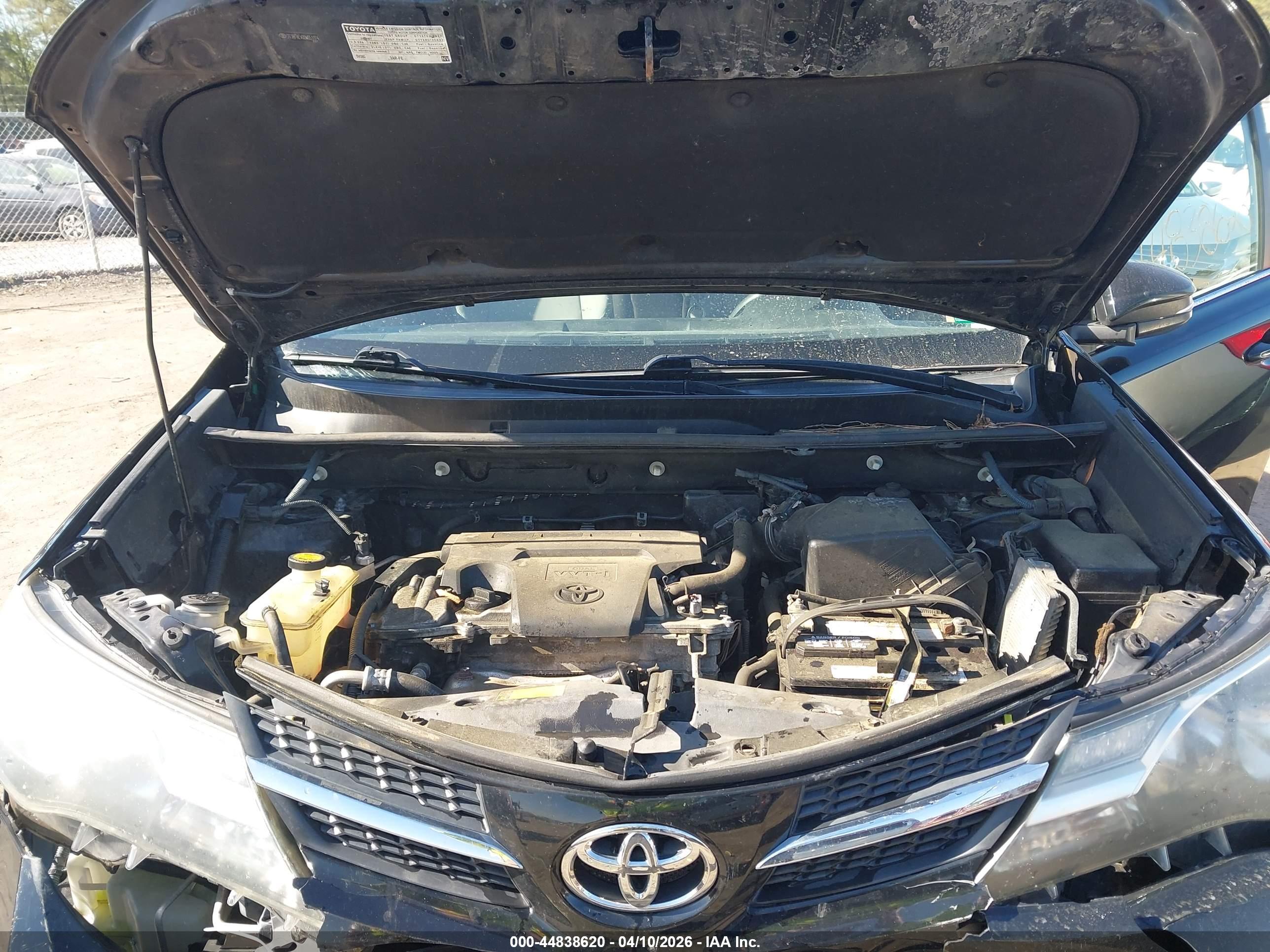 TOYOTA RAV4 image 10