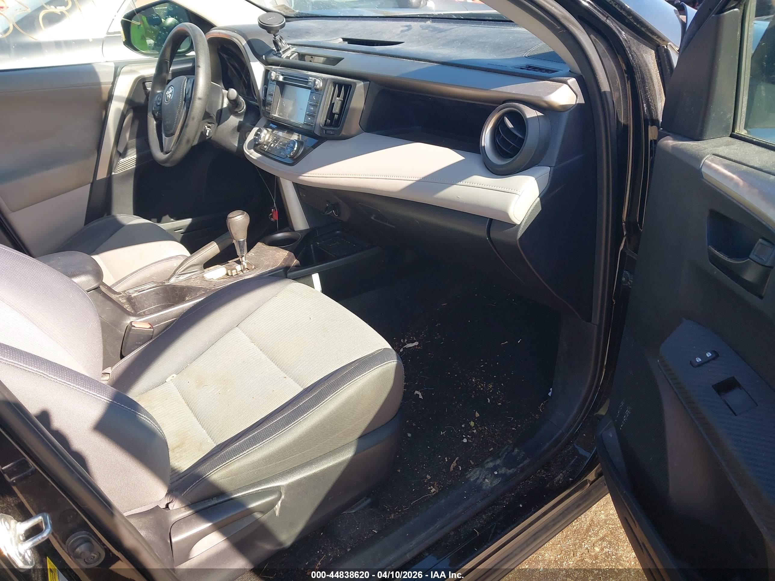 TOYOTA RAV4 image 5