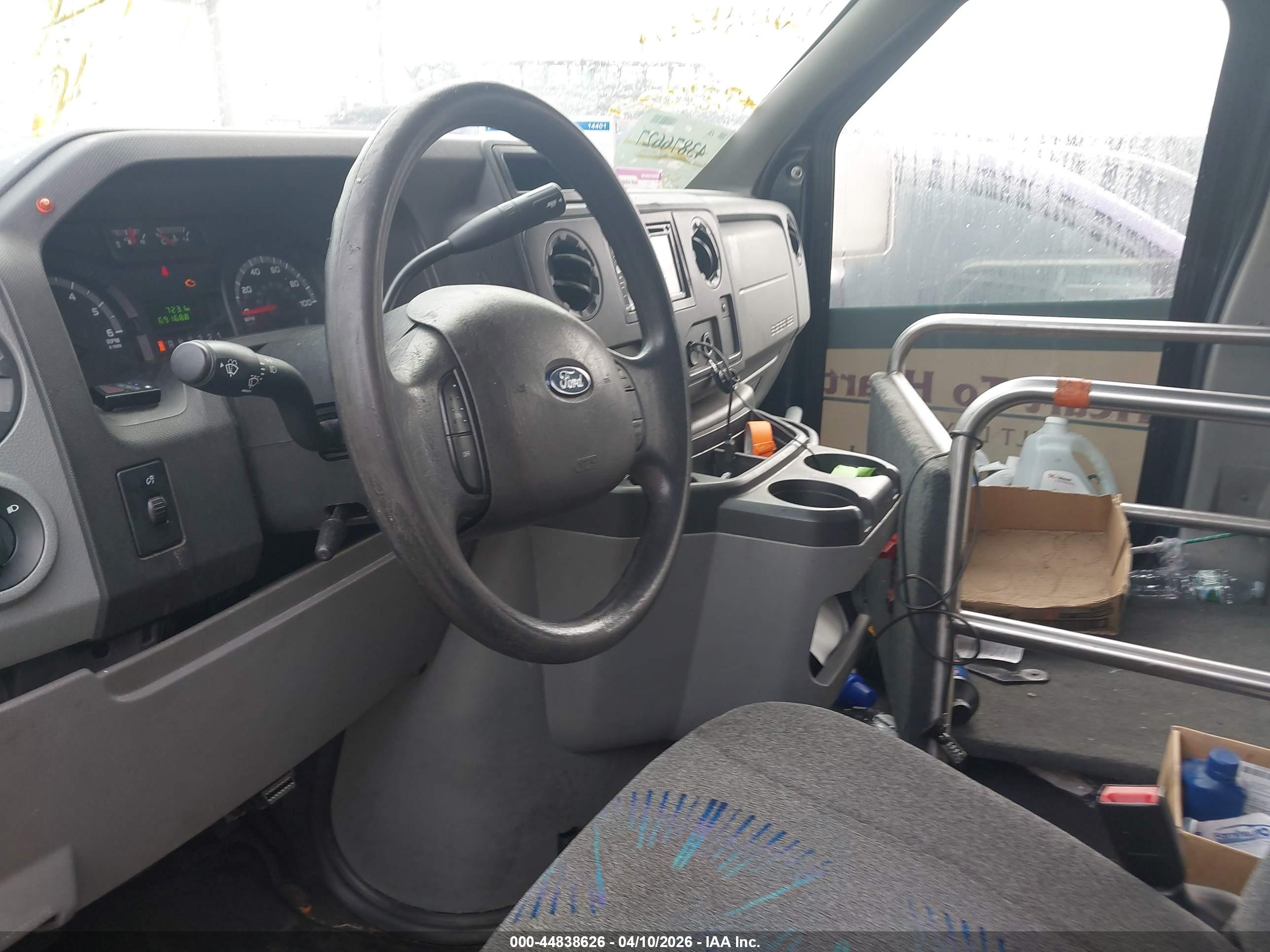 FORD E-350 image 7