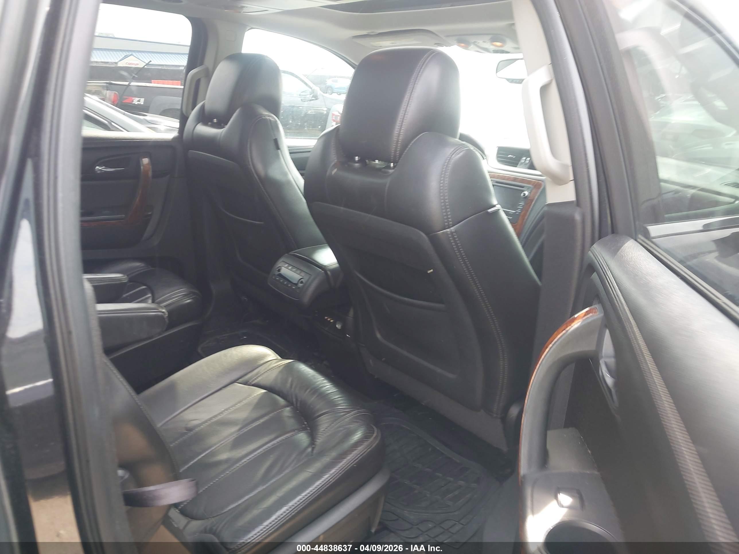 CHEVROLET TRAVERSE image 8