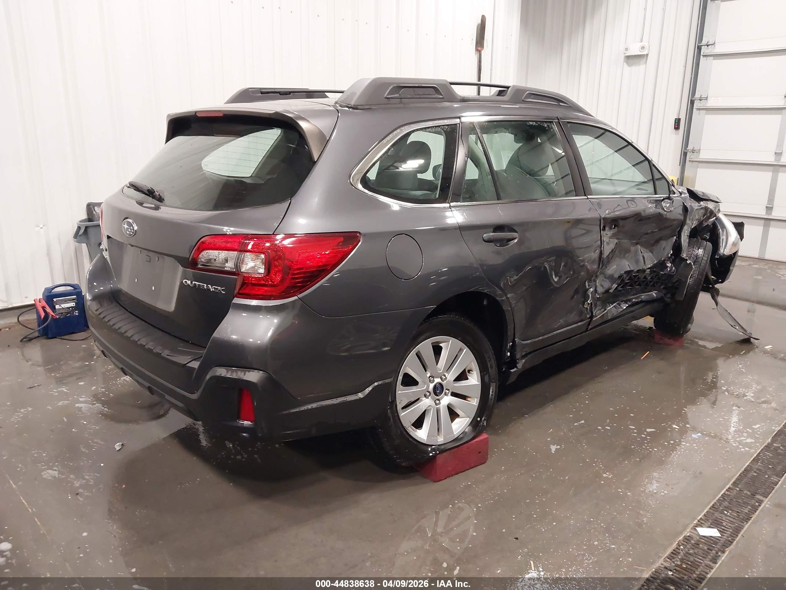 SUBARU OUTBACK image 4