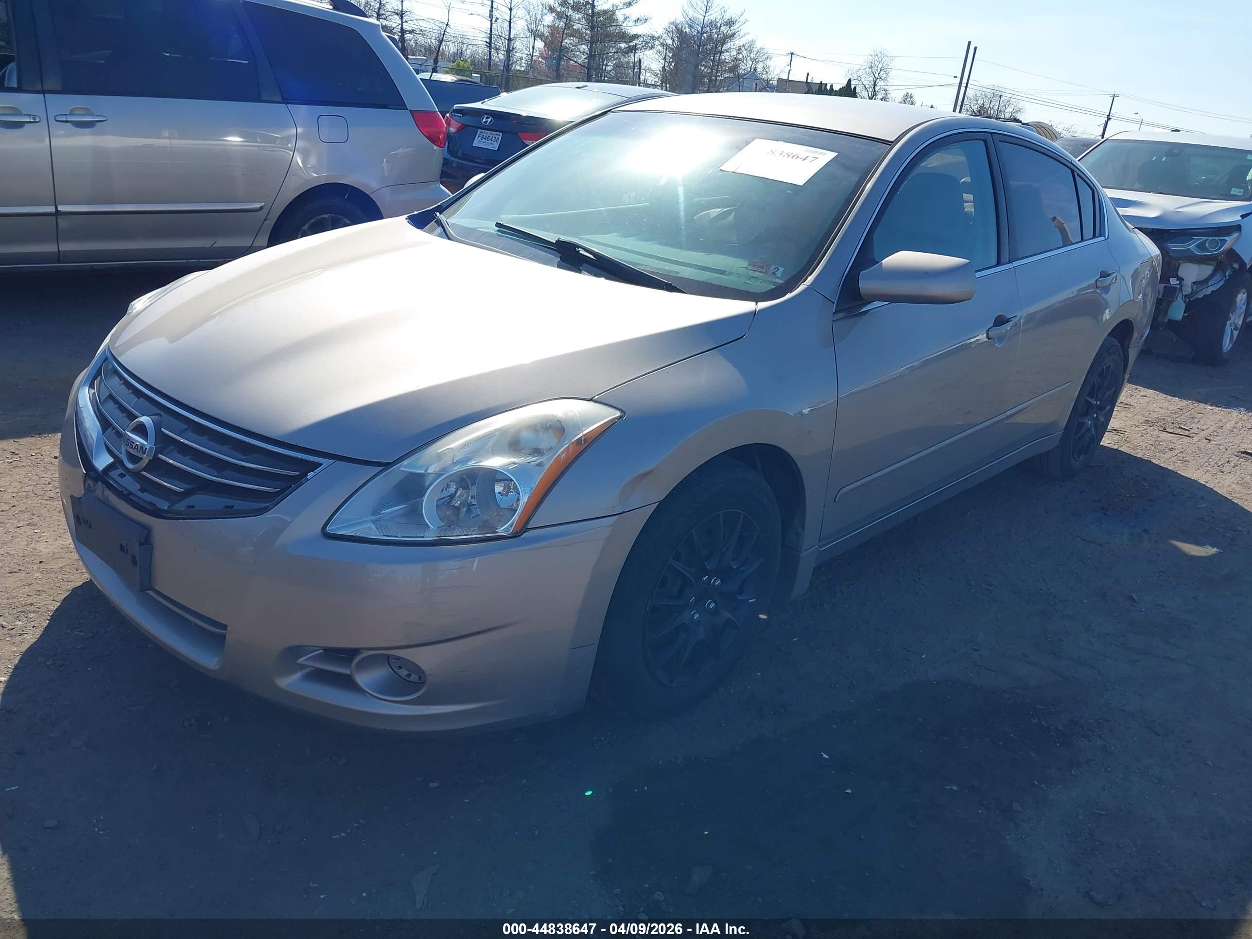NISSAN ALTIMA image 2