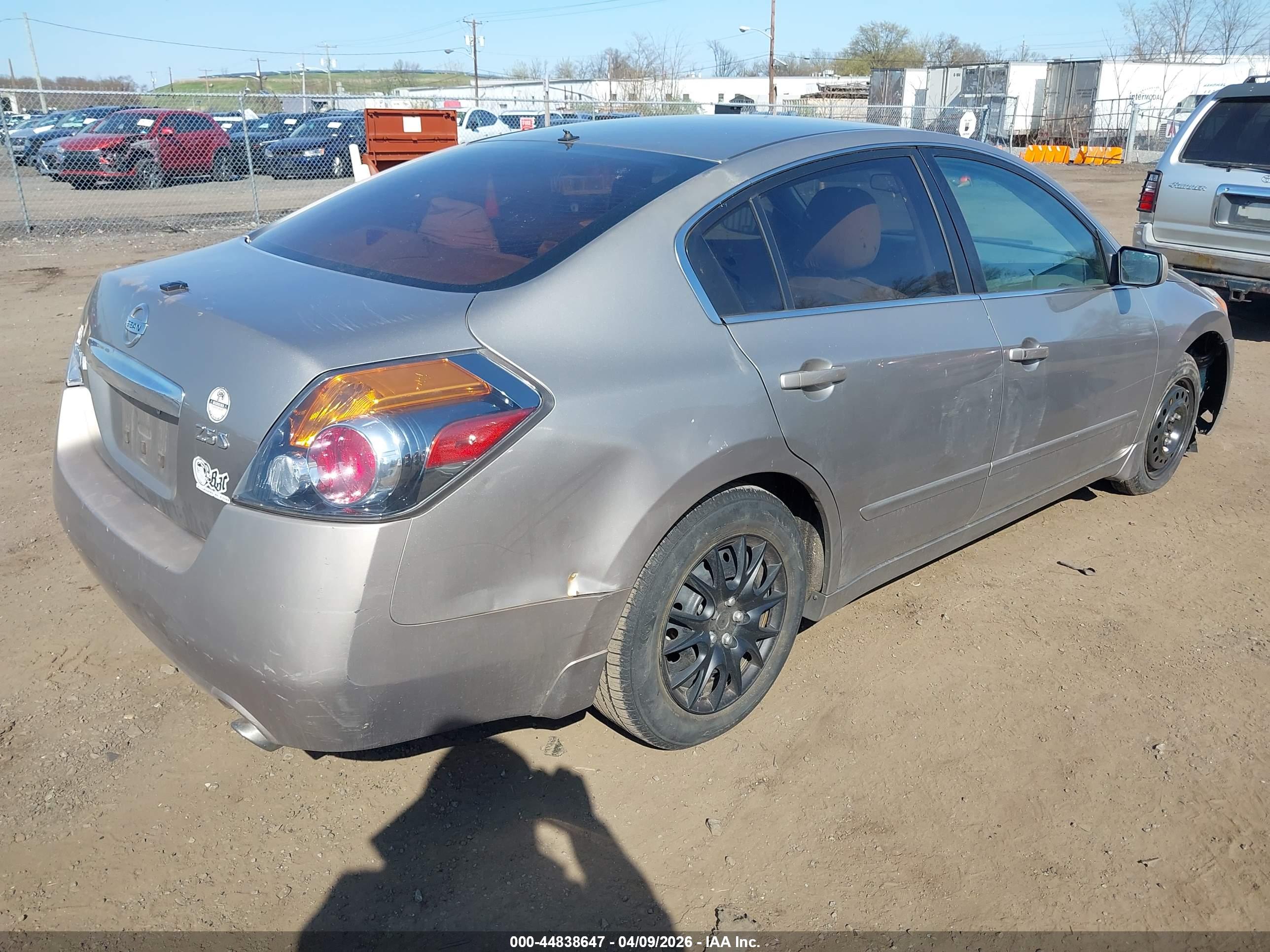 NISSAN ALTIMA image 4