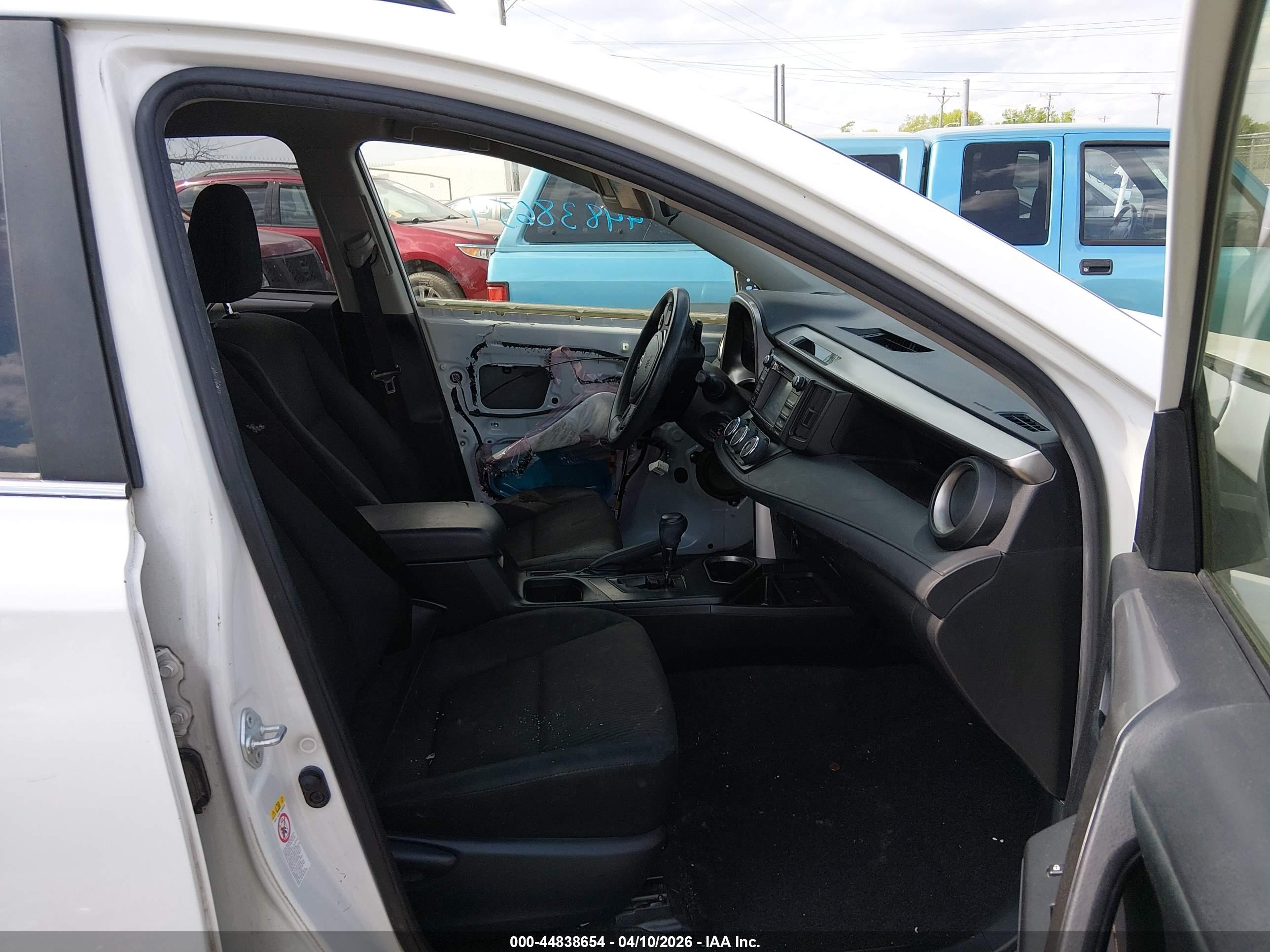 TOYOTA RAV4 image 5