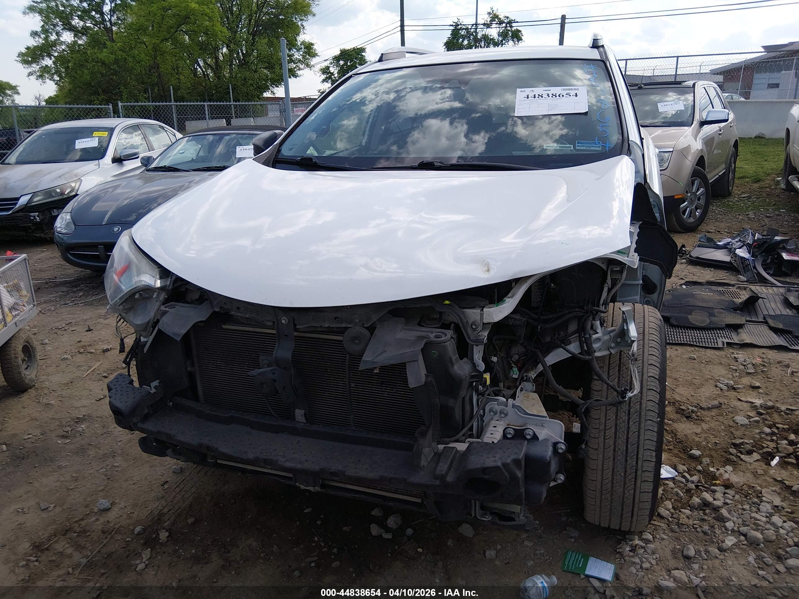 TOYOTA RAV4 image 6
