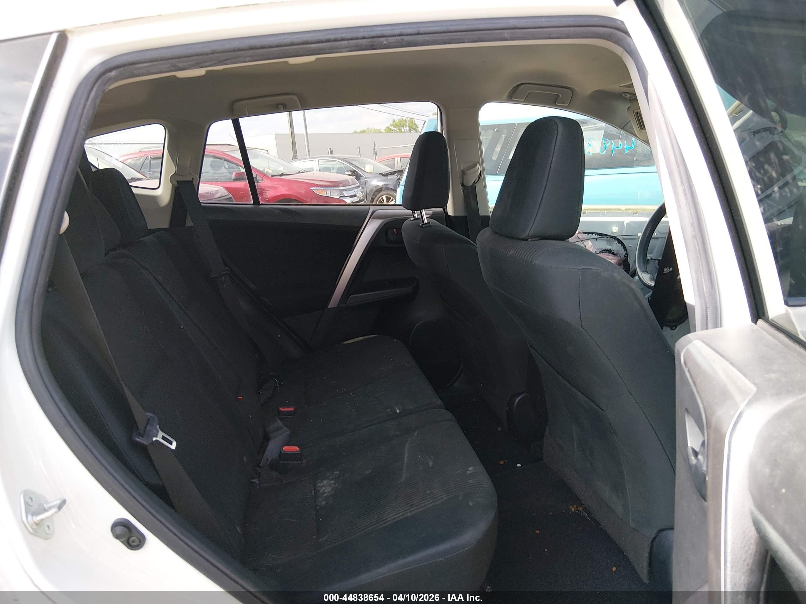 TOYOTA RAV4 image 8