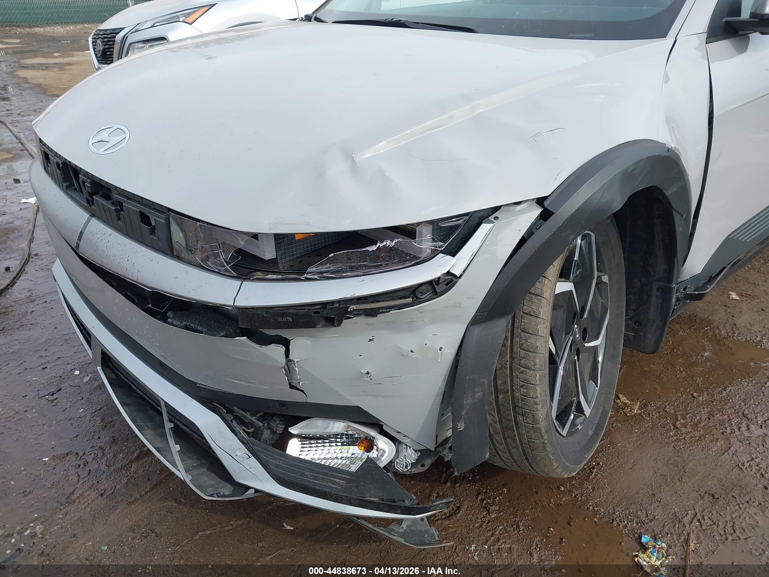 HYUNDAI IONIQ image 6