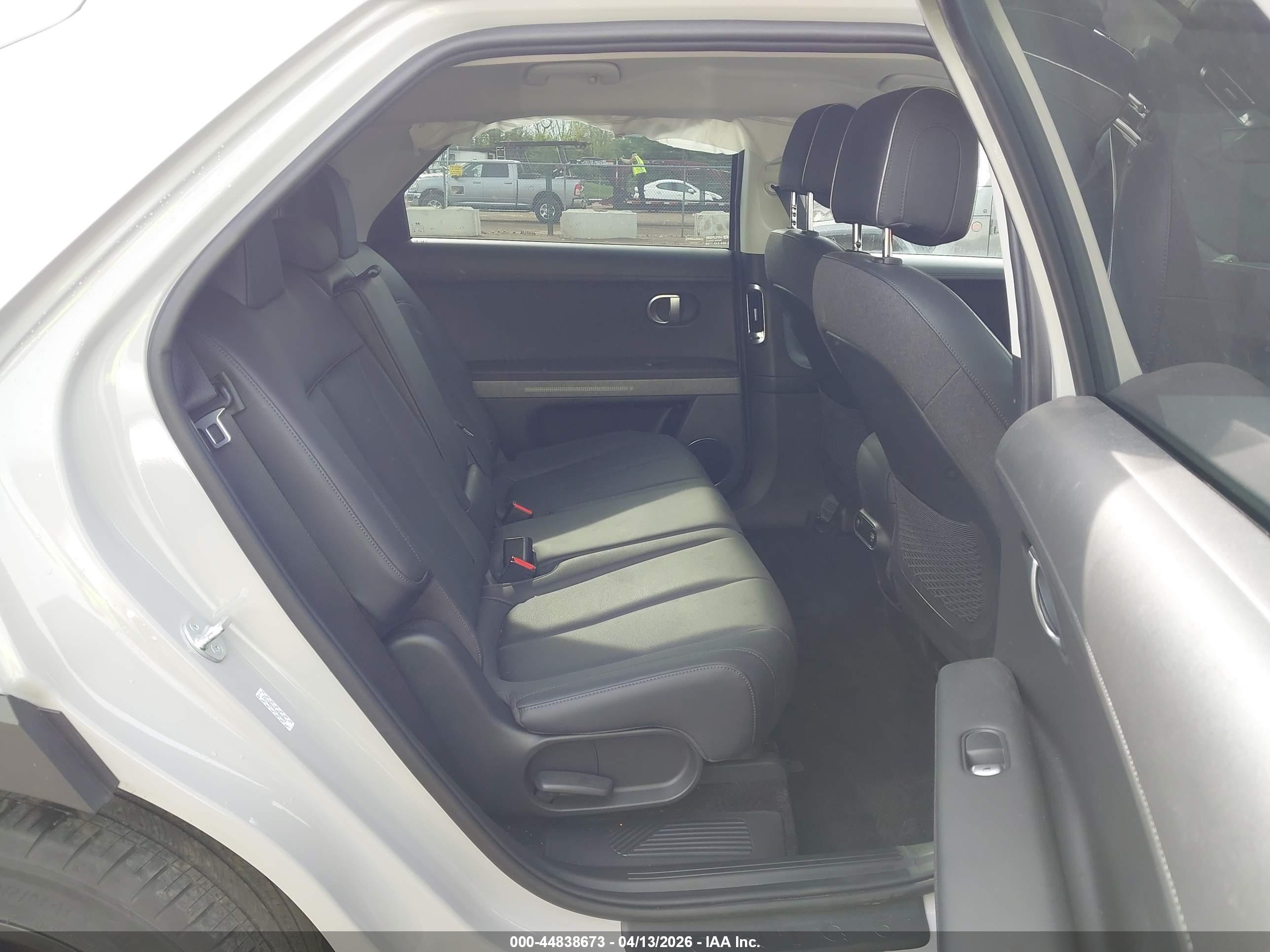 HYUNDAI IONIQ image 8