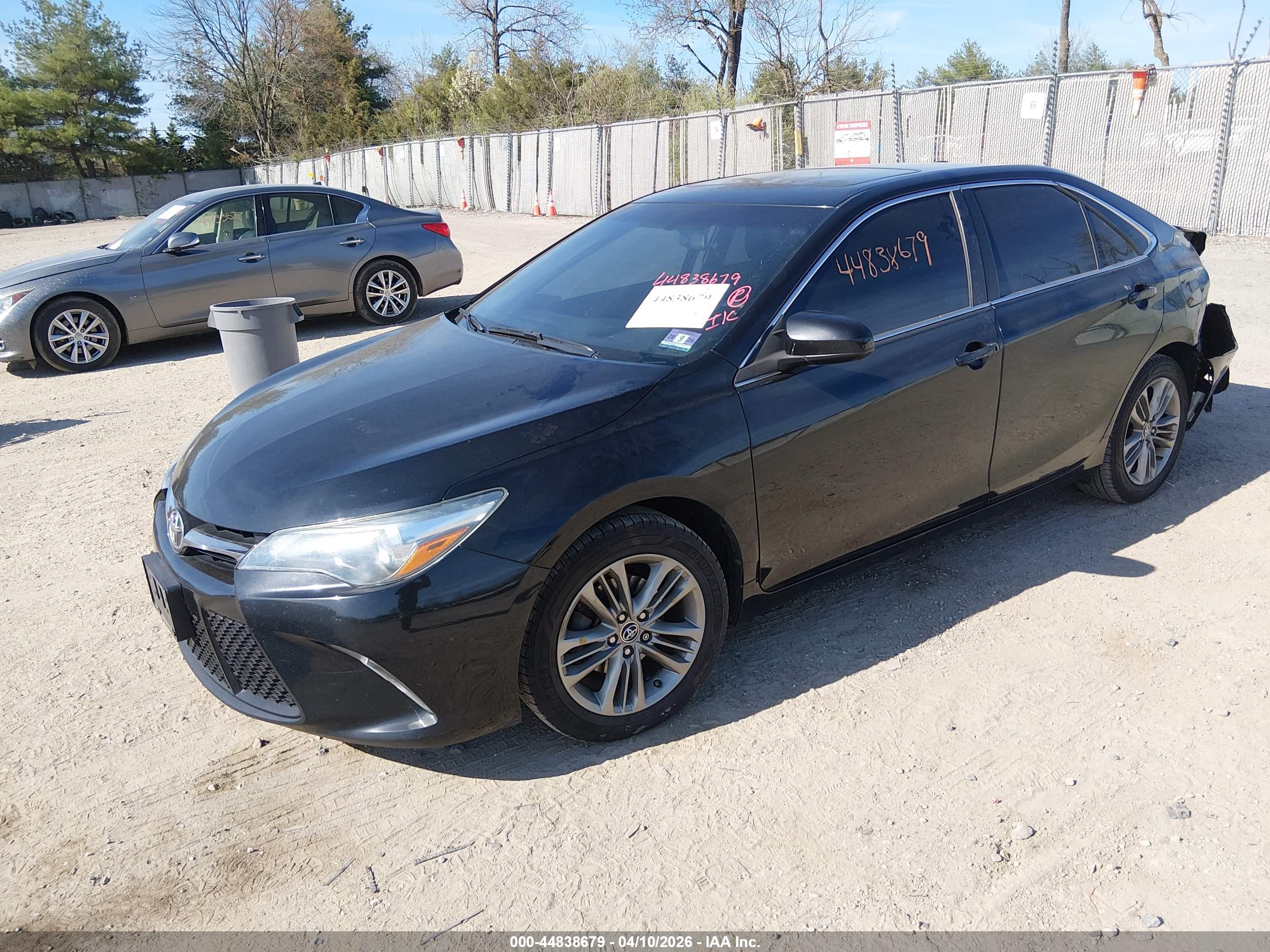 TOYOTA CAMRY image 2