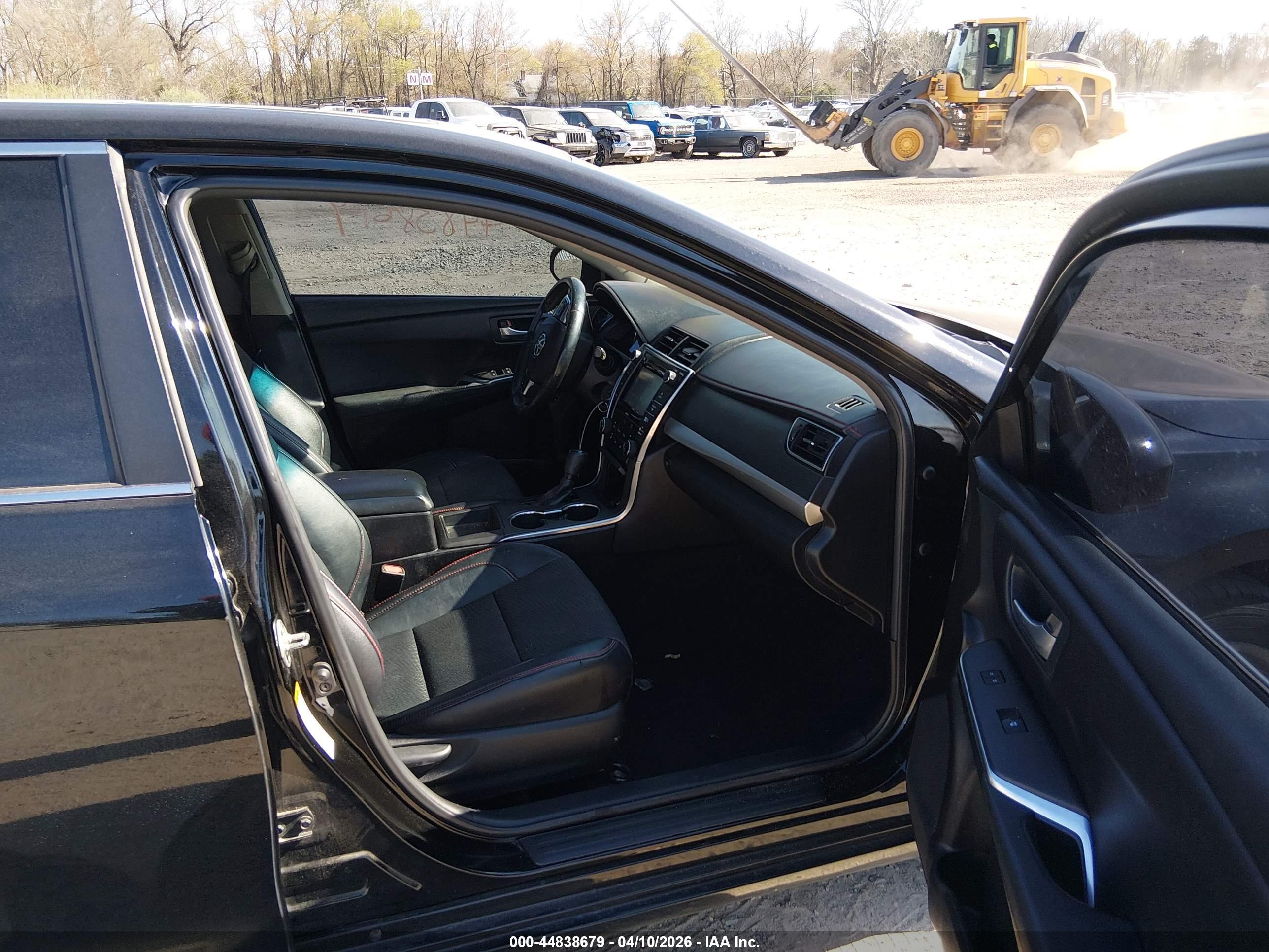 TOYOTA CAMRY image 5