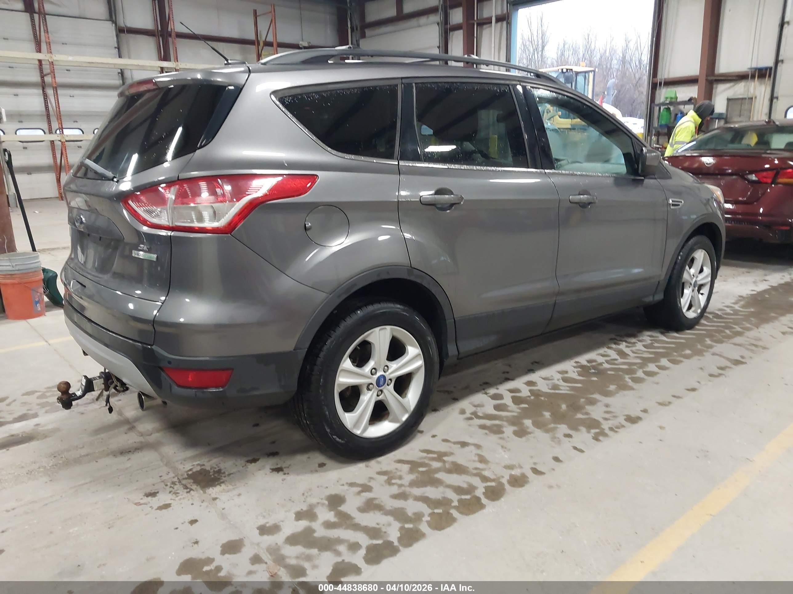 FORD ESCAPE image 4