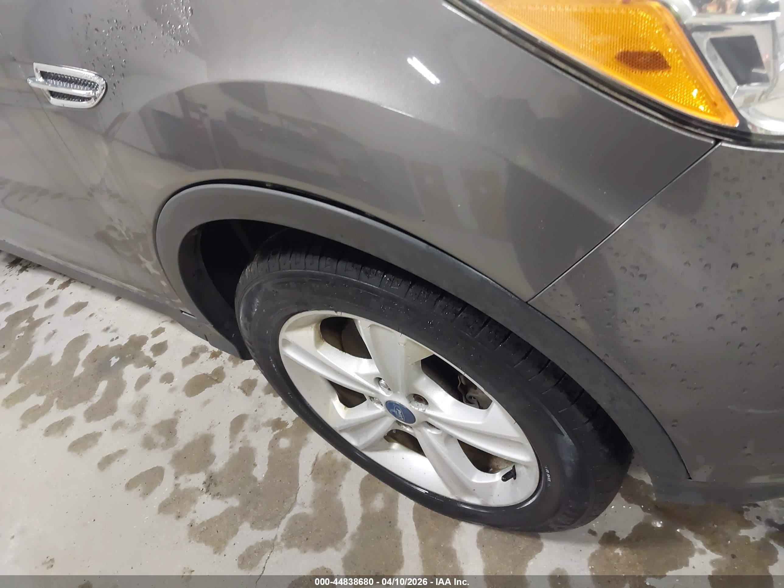 FORD ESCAPE image 6