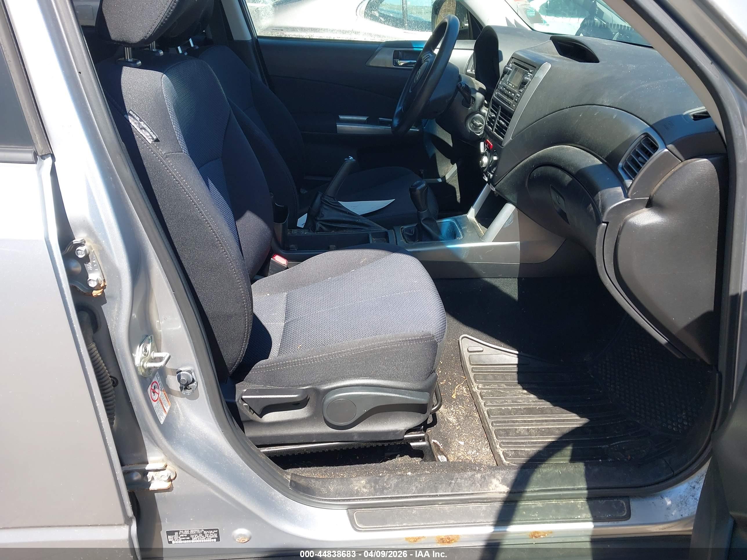 SUBARU FORESTER image 5