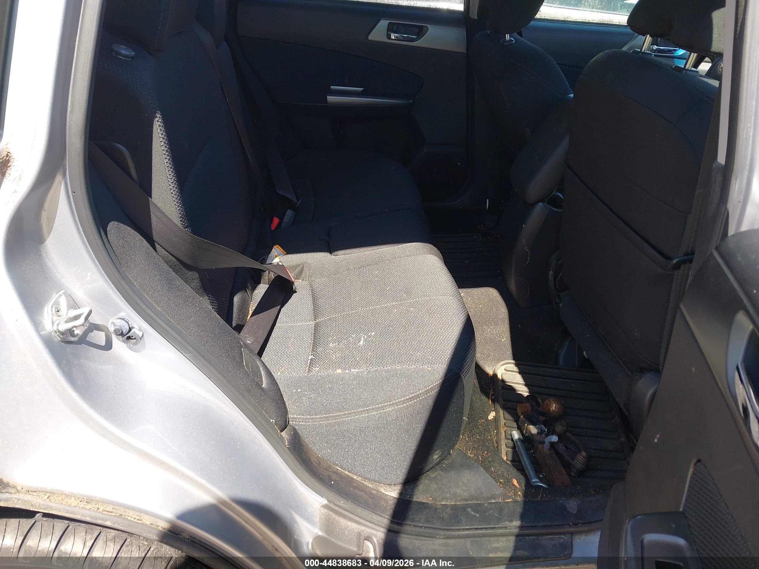 SUBARU FORESTER image 8