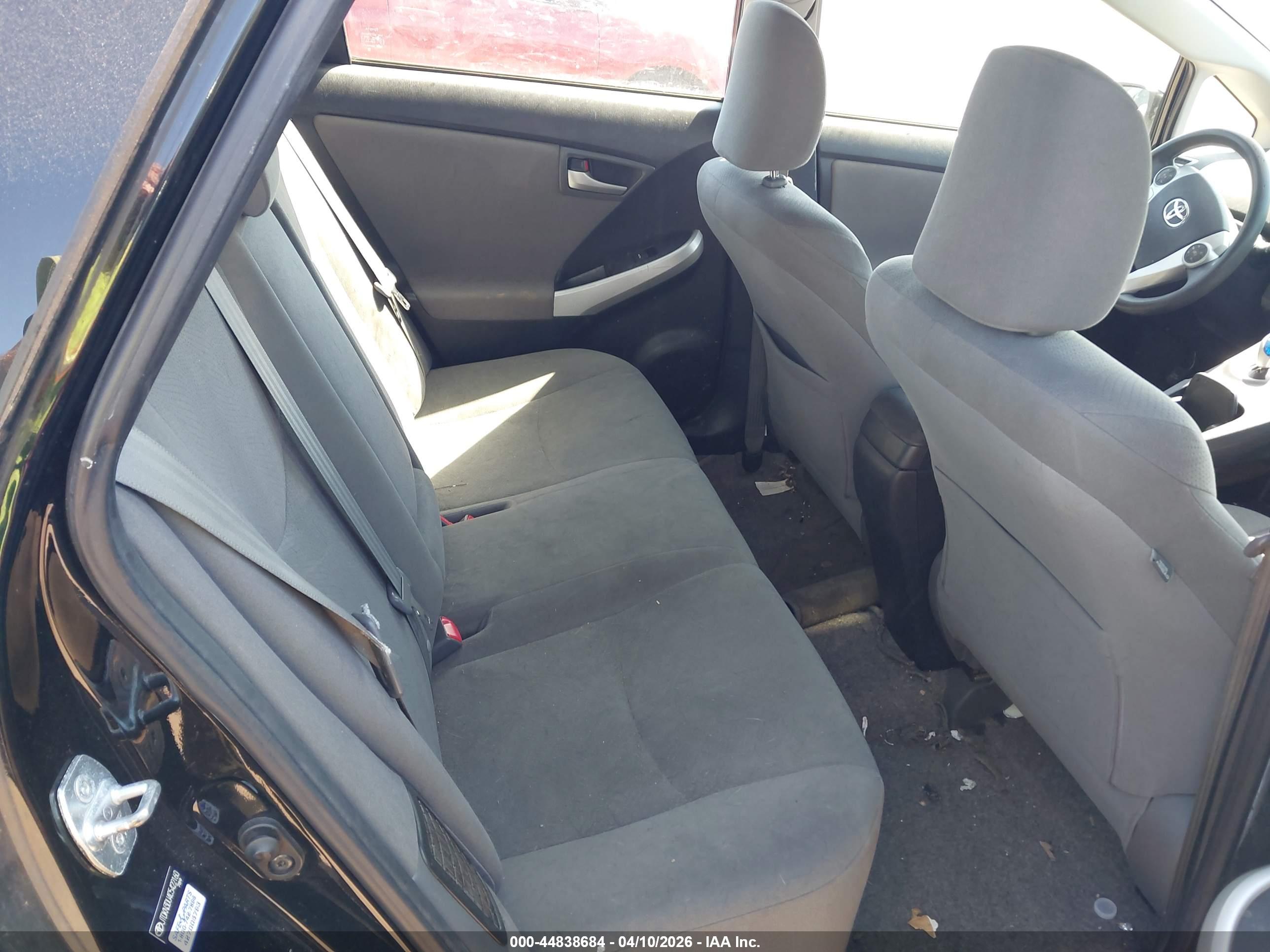 TOYOTA PRIUS image 8