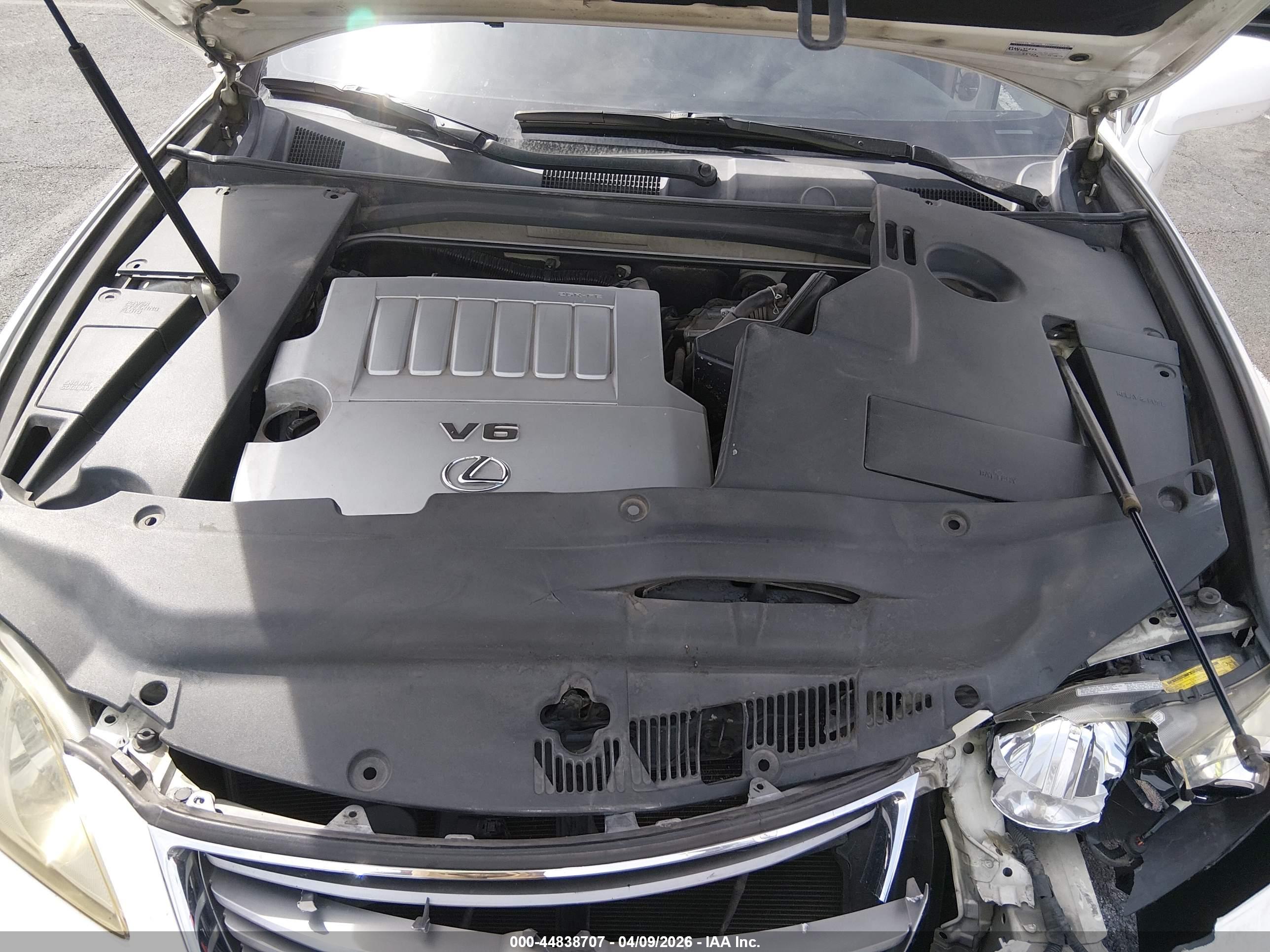LEXUS ES image 10