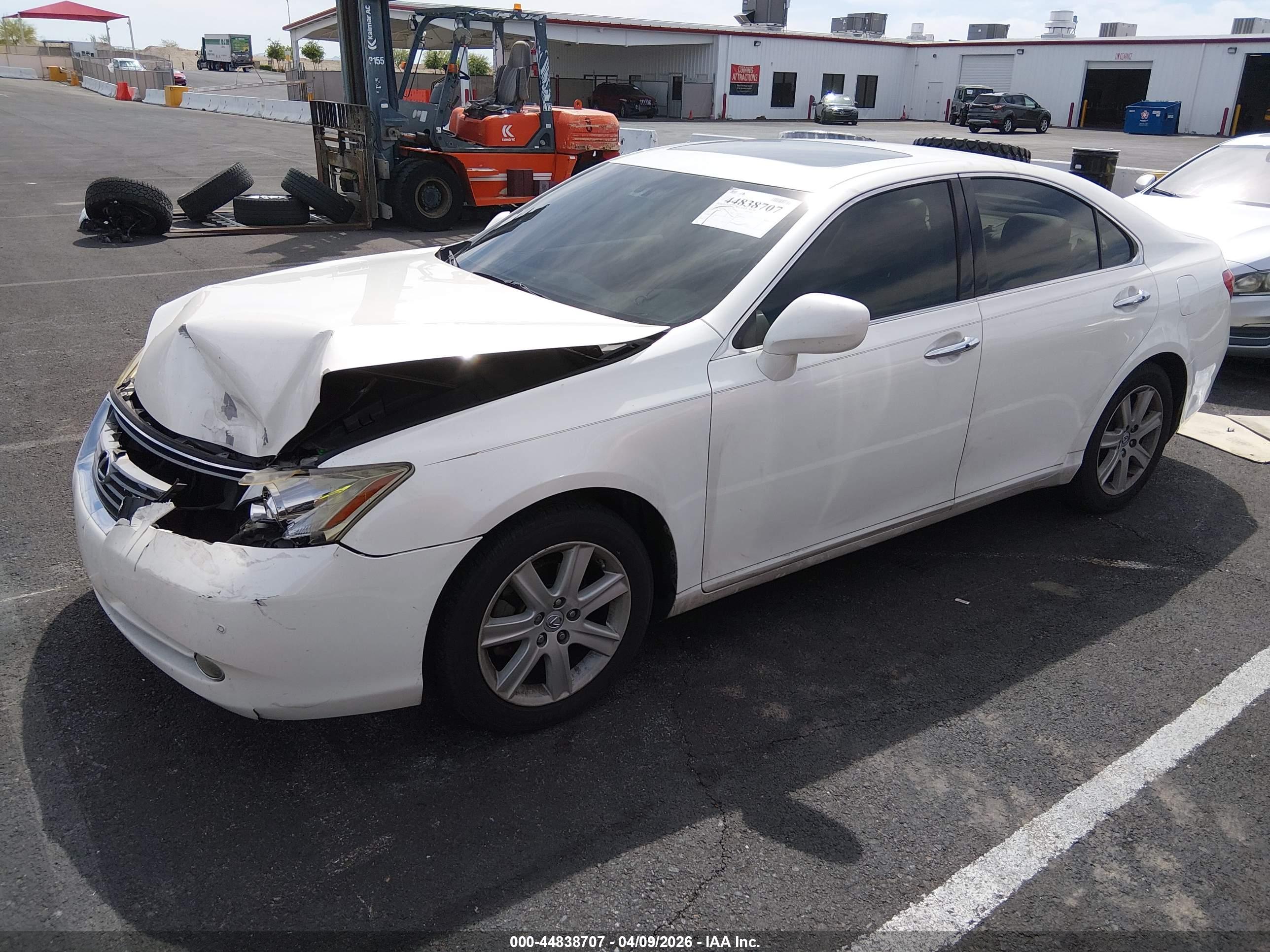 LEXUS ES image 2