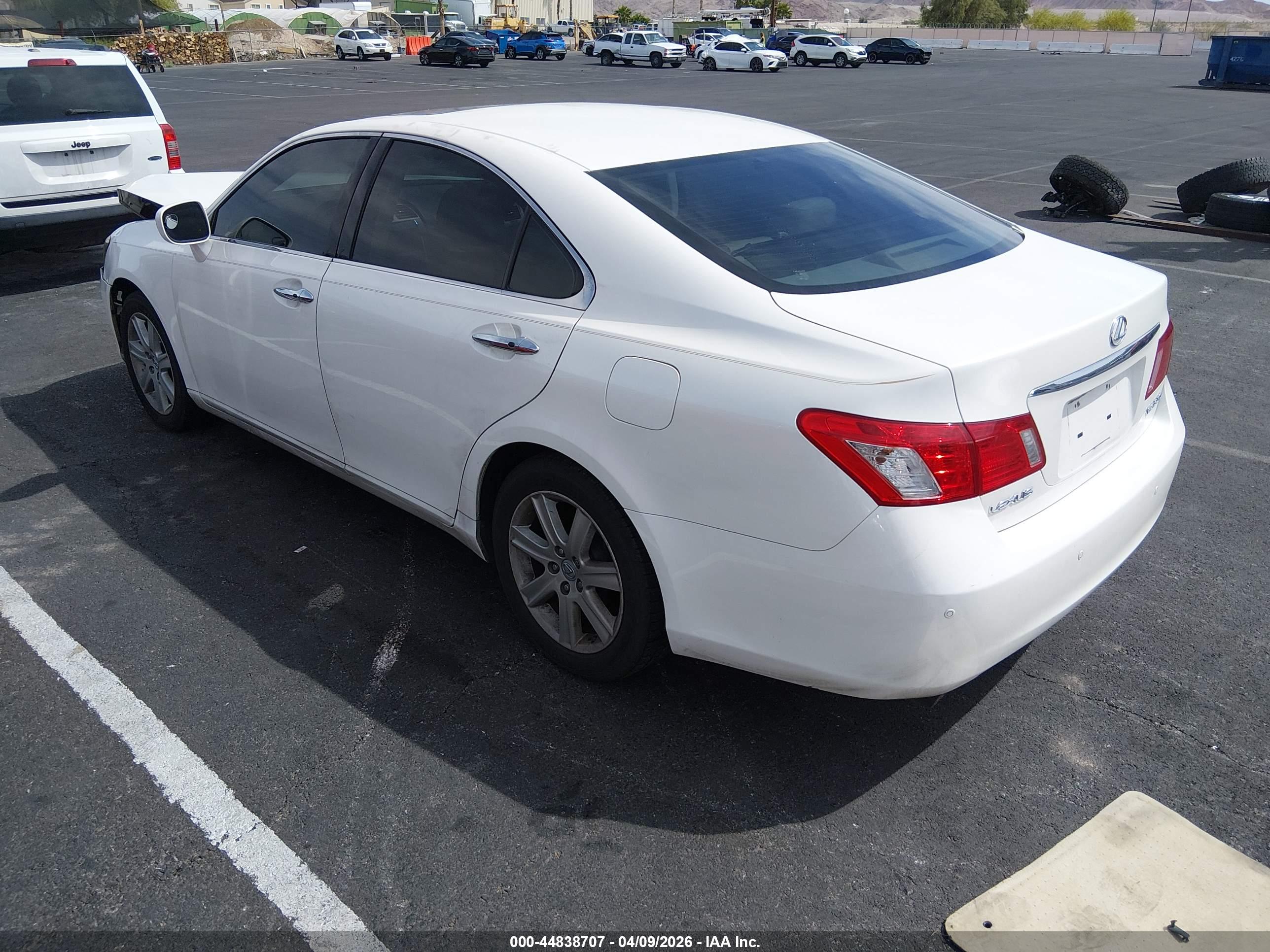 LEXUS ES image 3